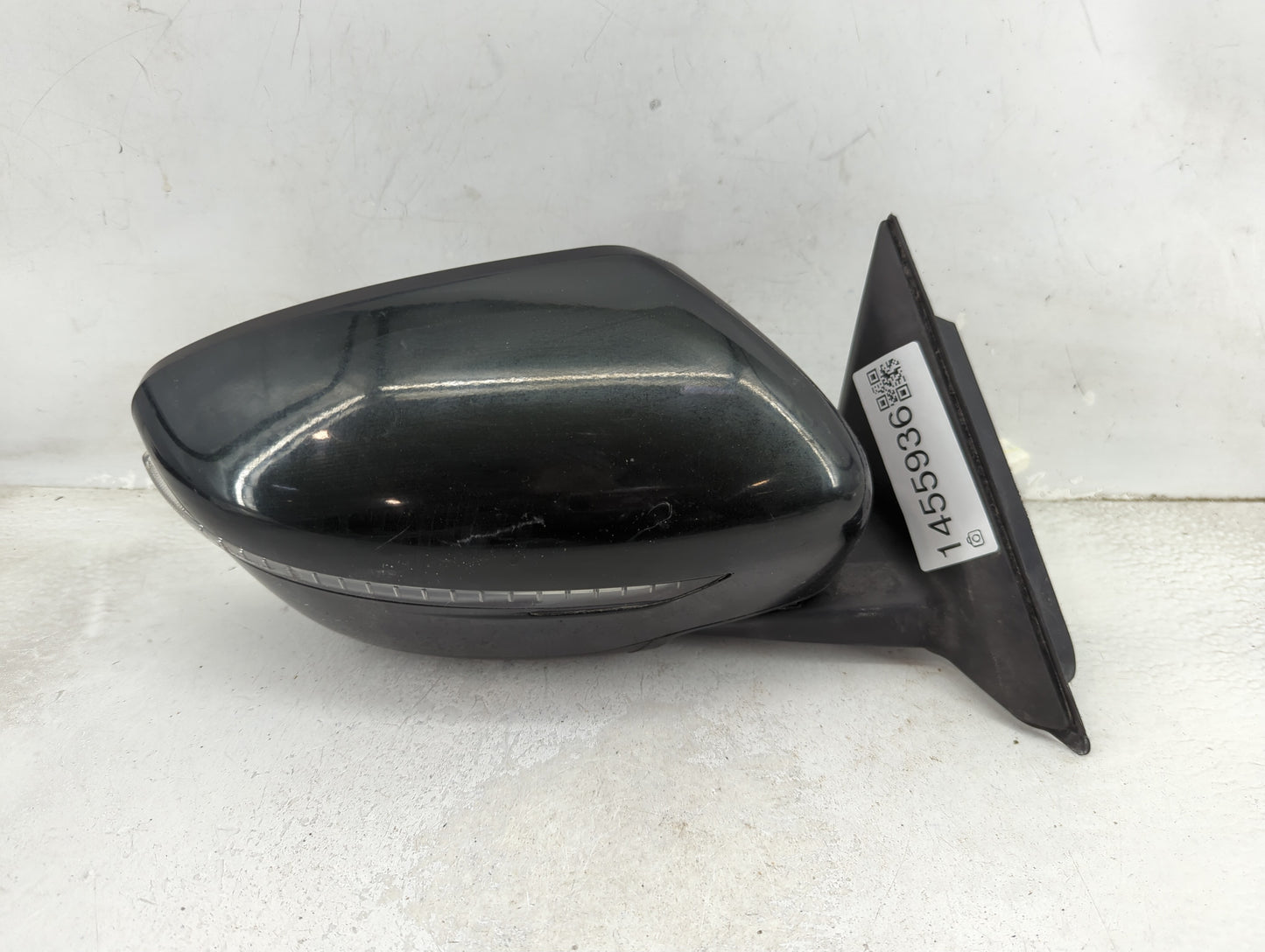 2017-2020 Nissan Rogue Passenger Side View Mirror - Right Door Mirror OEM Used - Oemusedautoparts1.com