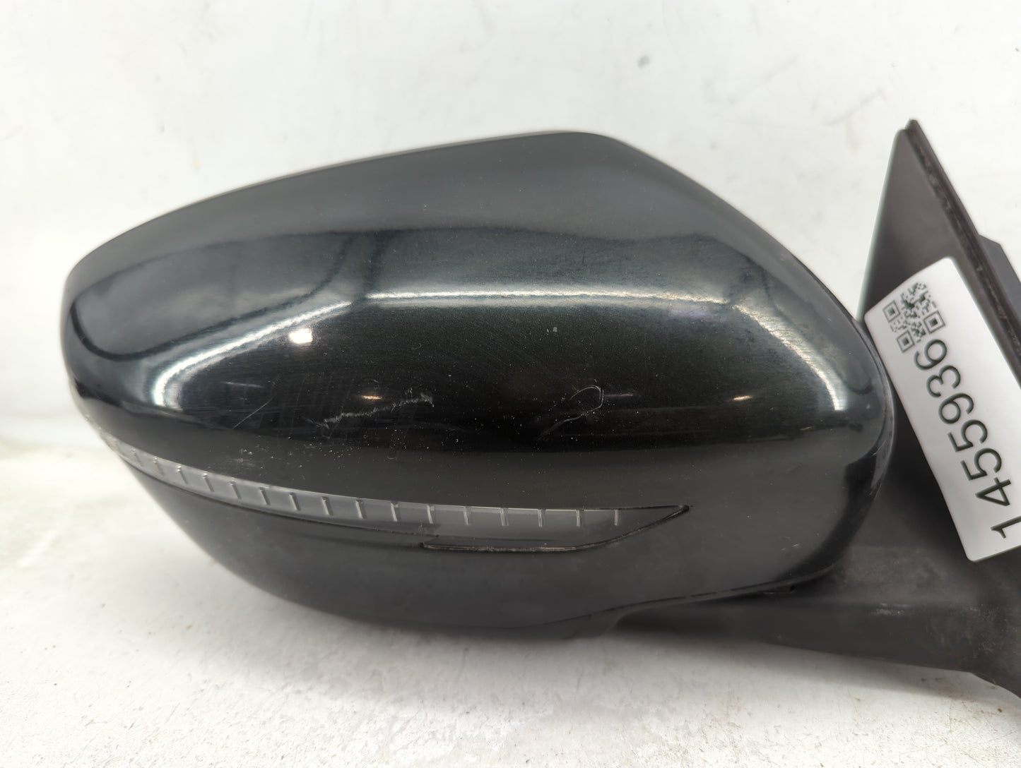 2017-2020 Nissan Rogue Passenger Side View Mirror - Right Door Mirror OEM Used - Oemusedautoparts1.com