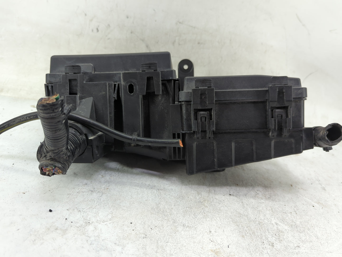 2020 Nissan Rogue Fusebox Fuse Box Panel Relay Module Fits OEM Used Auto Parts - Oemusedautoparts1.com
