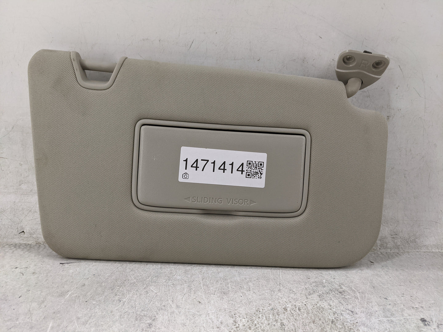 2018-2020 Nissan Rogue Sun Visor Shade Replacement Passenger Right Mirror Fits Fits 2018 2019 2020 OEM Used Auto Parts - Oem