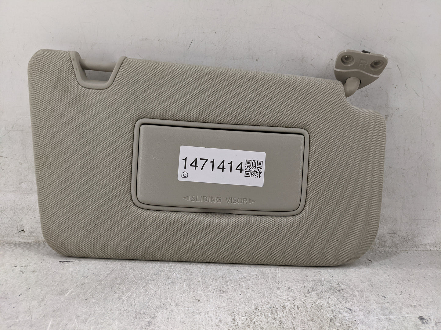 2018-2020 Nissan Rogue Sun Visor Shade Replacement Passenger Right Mirror Fits Fits 2018 2019 2020 OEM Used Auto Parts - Oem