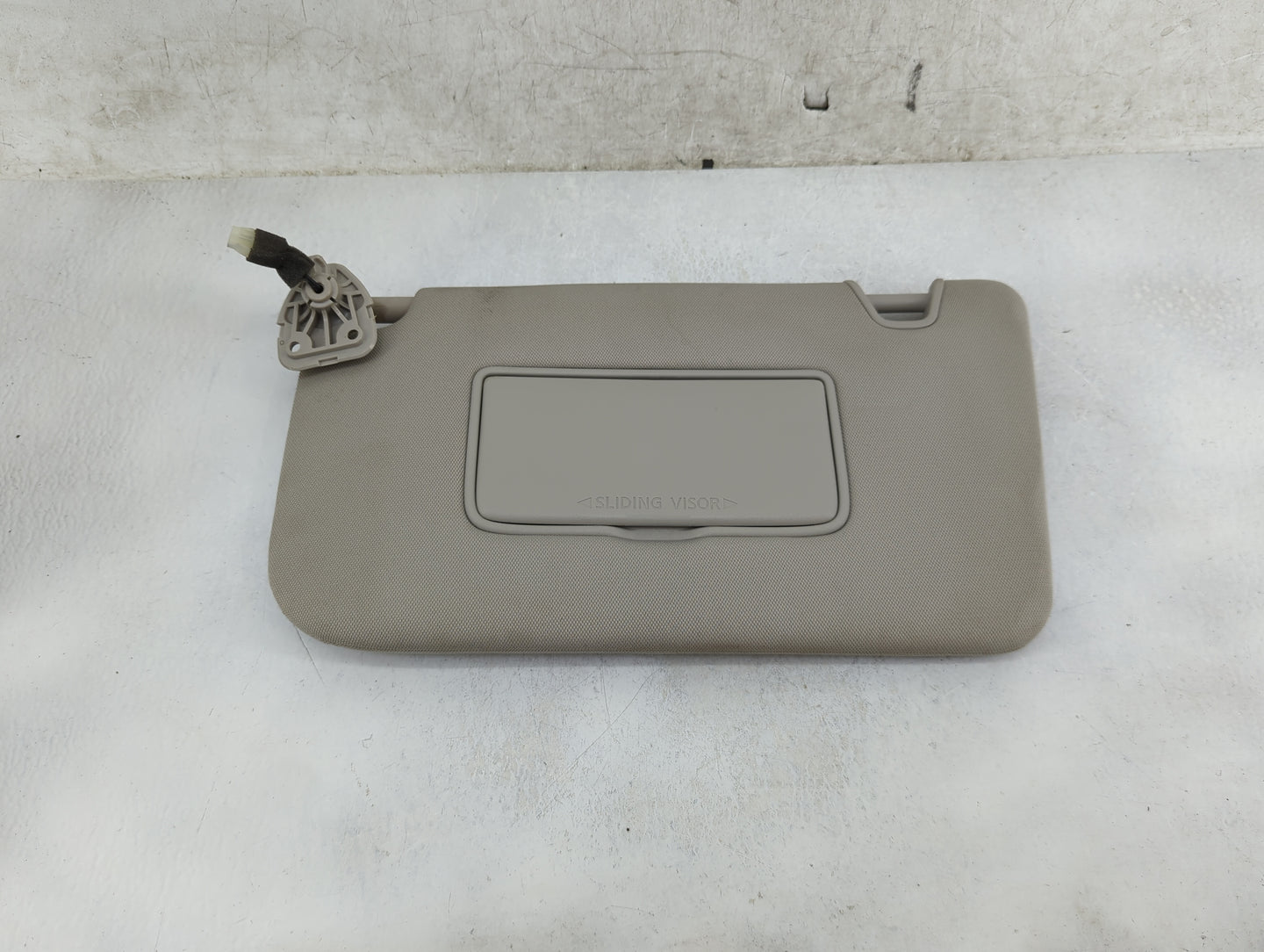 2018-2020 Nissan Rogue Sun Visor Shade Replacement Driver Left Mirror Fits Fits 2018 2019 2020 OEM Used Auto Parts - Oemused