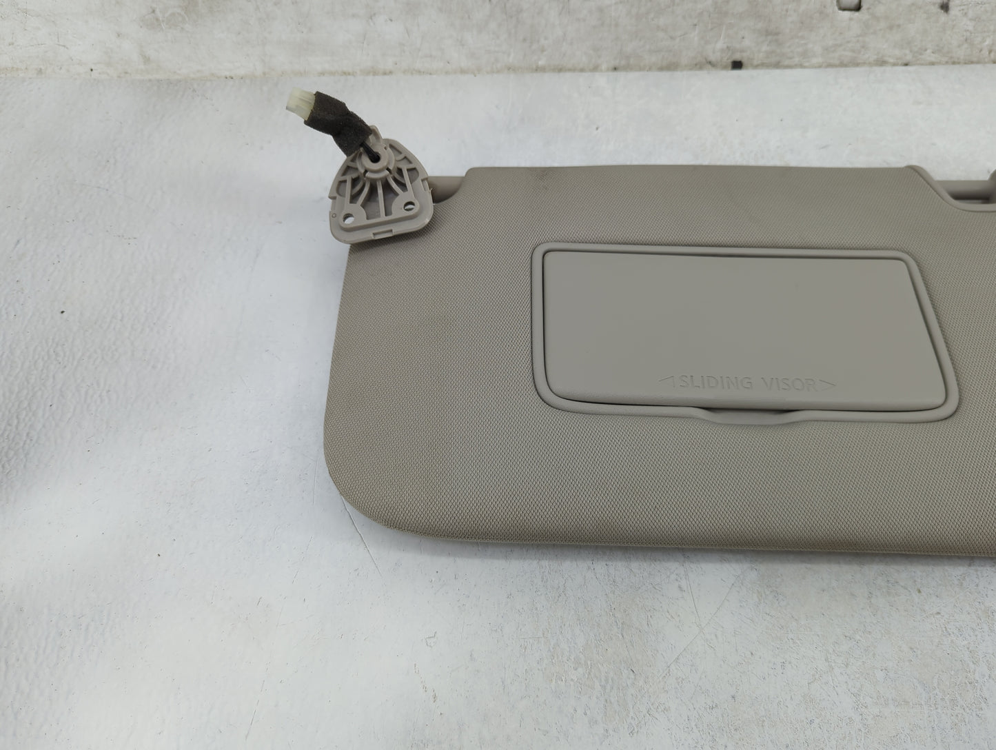 2018-2020 Nissan Rogue Sun Visor Shade Replacement Driver Left Mirror Fits Fits 2018 2019 2020 OEM Used Auto Parts - Oemused