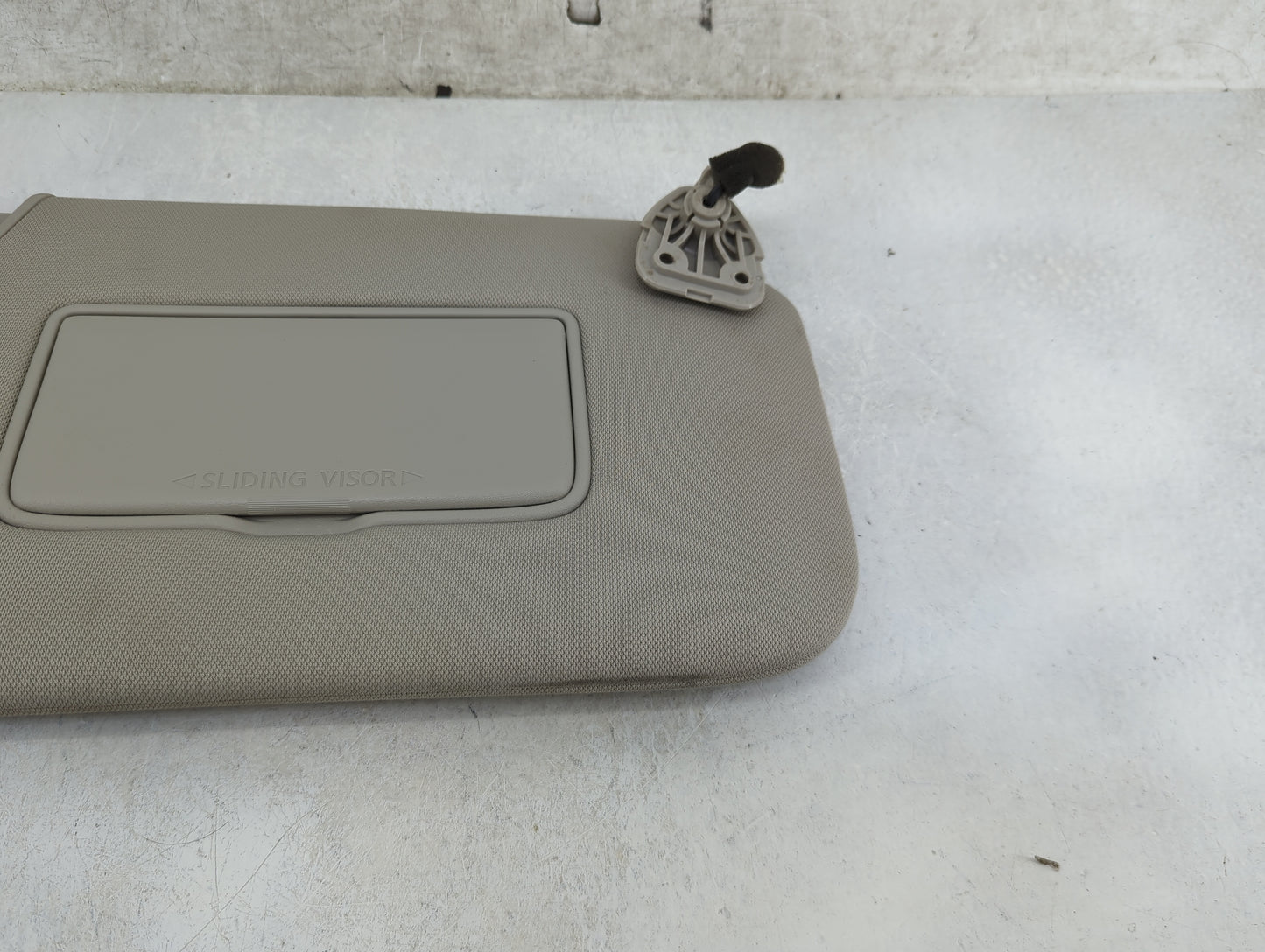 2018-2020 Nissan Rogue Sun Visor Shade Replacement Passenger Right Mirror Fits Fits 2018 2019 2020 OEM Used Auto Parts - Oem