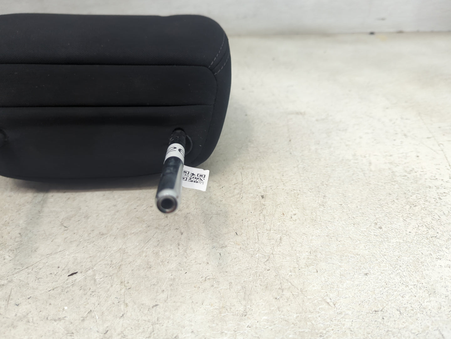 2020 Nissan Rogue Headrest Head Rest Front Driver Seat Black 1472268 - Oemusedautoparts1.com