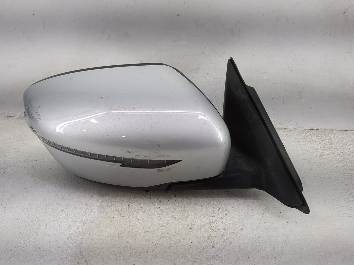 2017-2020 Nissan Rogue Passenger Side View Mirror - Right Door Mirror OEM Used - Oemusedautoparts1.com
