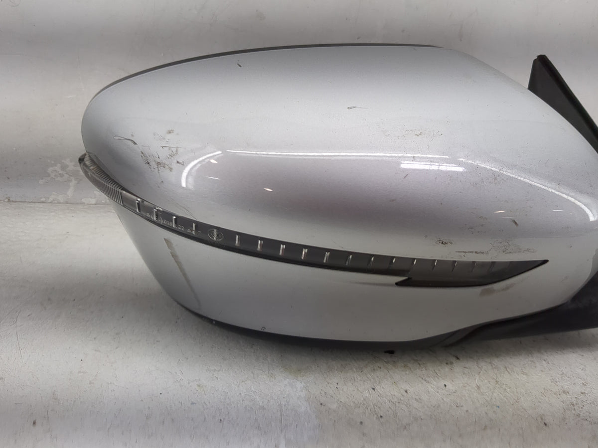 2017-2020 Nissan Rogue Passenger Side View Mirror - Right Door Mirror OEM Used - Oemusedautoparts1.com