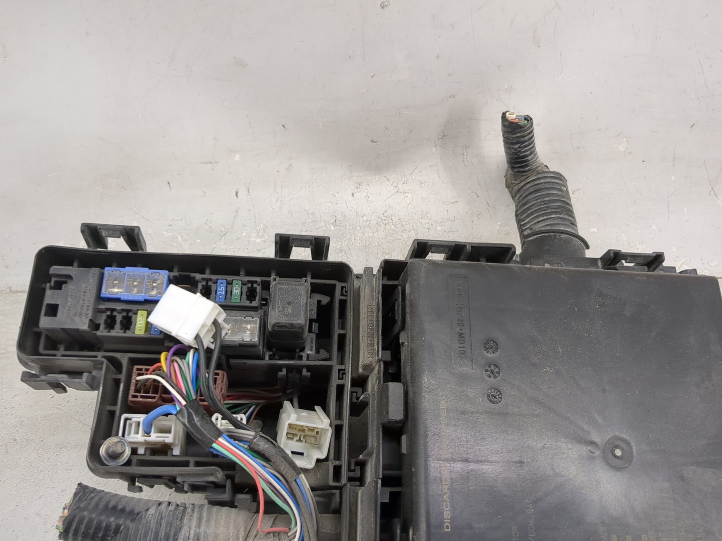 2020 Nissan Rogue Fusebox Fuse Box Panel Relay Module Fits OEM Used Auto Parts - Oemusedautoparts1.com