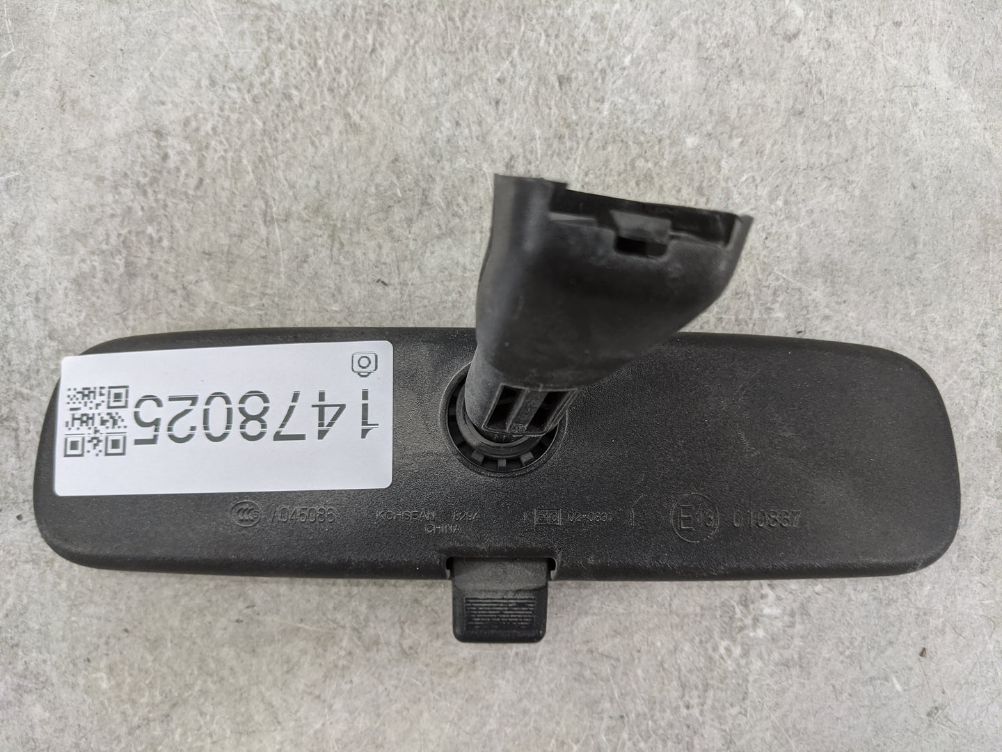2020 Nissan Rogue Interior Rear View Mirror Replacement OEM P/N:A045086 E13 010837 Fits OEM Used Auto Parts - Oemusedautopar