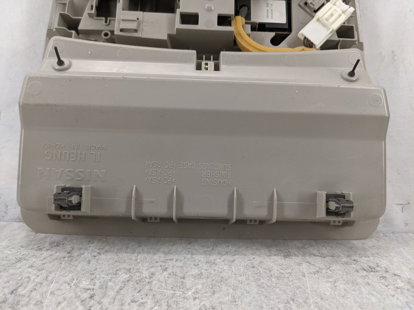2020 Nissan Rogue Overhead Roof Console Tan - Oemusedautoparts1.com