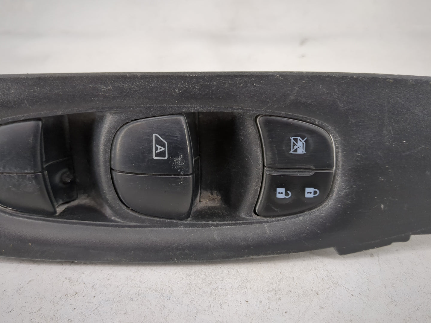 2014-2020 Nissan Rogue Passenger Right Power Window Switch 254014ba5a 1478489 - Oemusedautoparts1.com