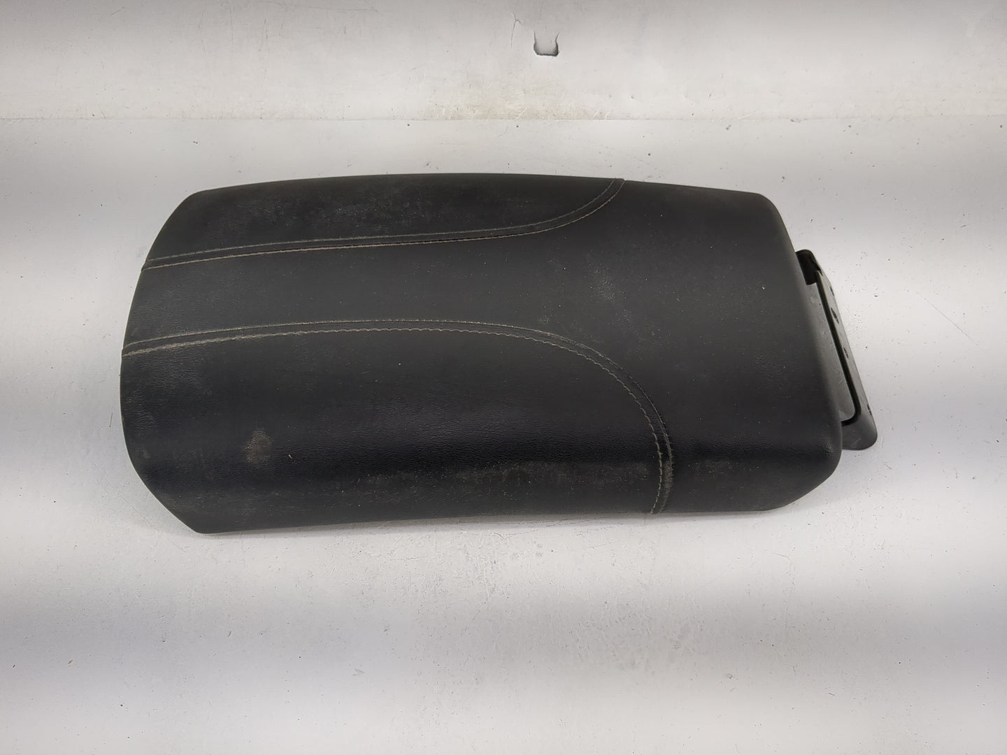 2020 Nissan Rogue Center Console Armrest Cover Lid Fits OEM Used Auto Parts - Oemusedautoparts1.com