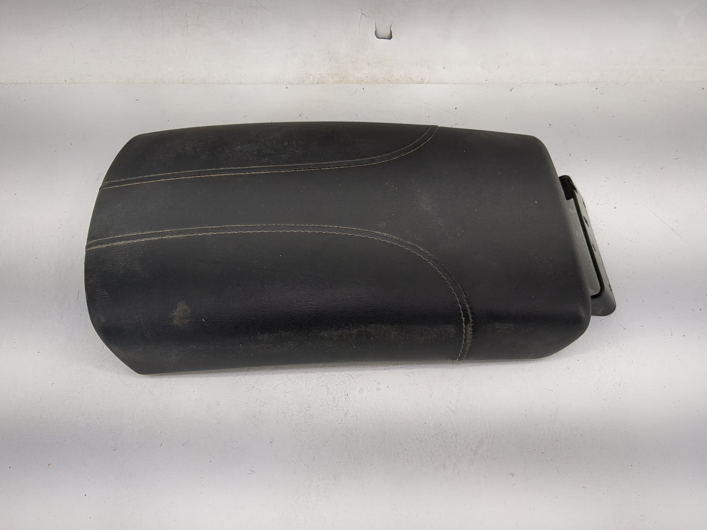 2020 Nissan Rogue Center Console Armrest Cover Lid Fits OEM Used Auto Parts - Oemusedautoparts1.com