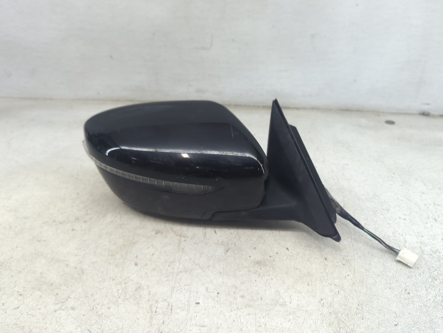2017-2020 Nissan Rogue Passenger Side View Mirror - Right Door Mirror OEM Used - Oemusedautoparts1.com