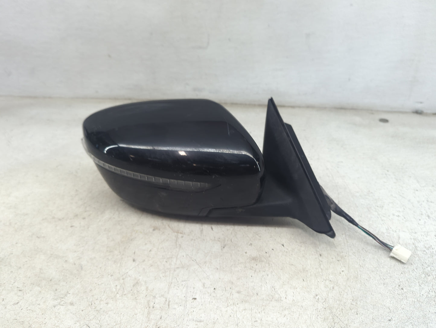 2017-2020 Nissan Rogue Passenger Side View Mirror - Right Door Mirror OEM Used - Oemusedautoparts1.com