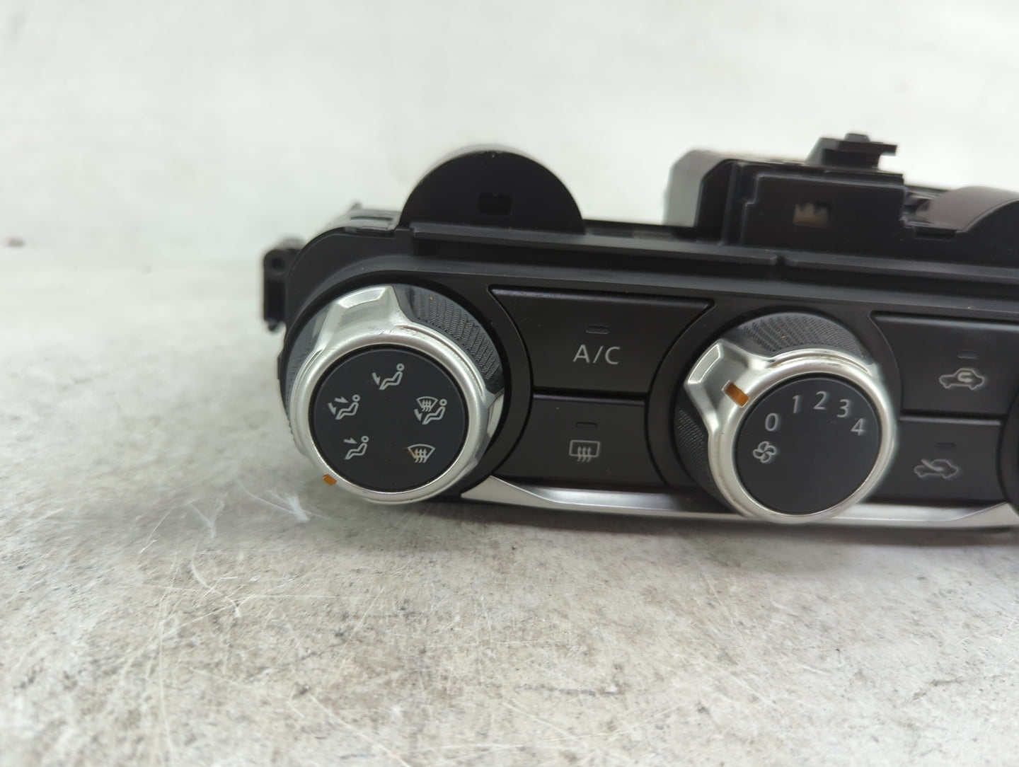 2020 Nissan Rogue Climate Control Module Temperature AC/Heater Replacement P/N:CVU PA1474 Fits OEM Used Auto Parts - Oemused