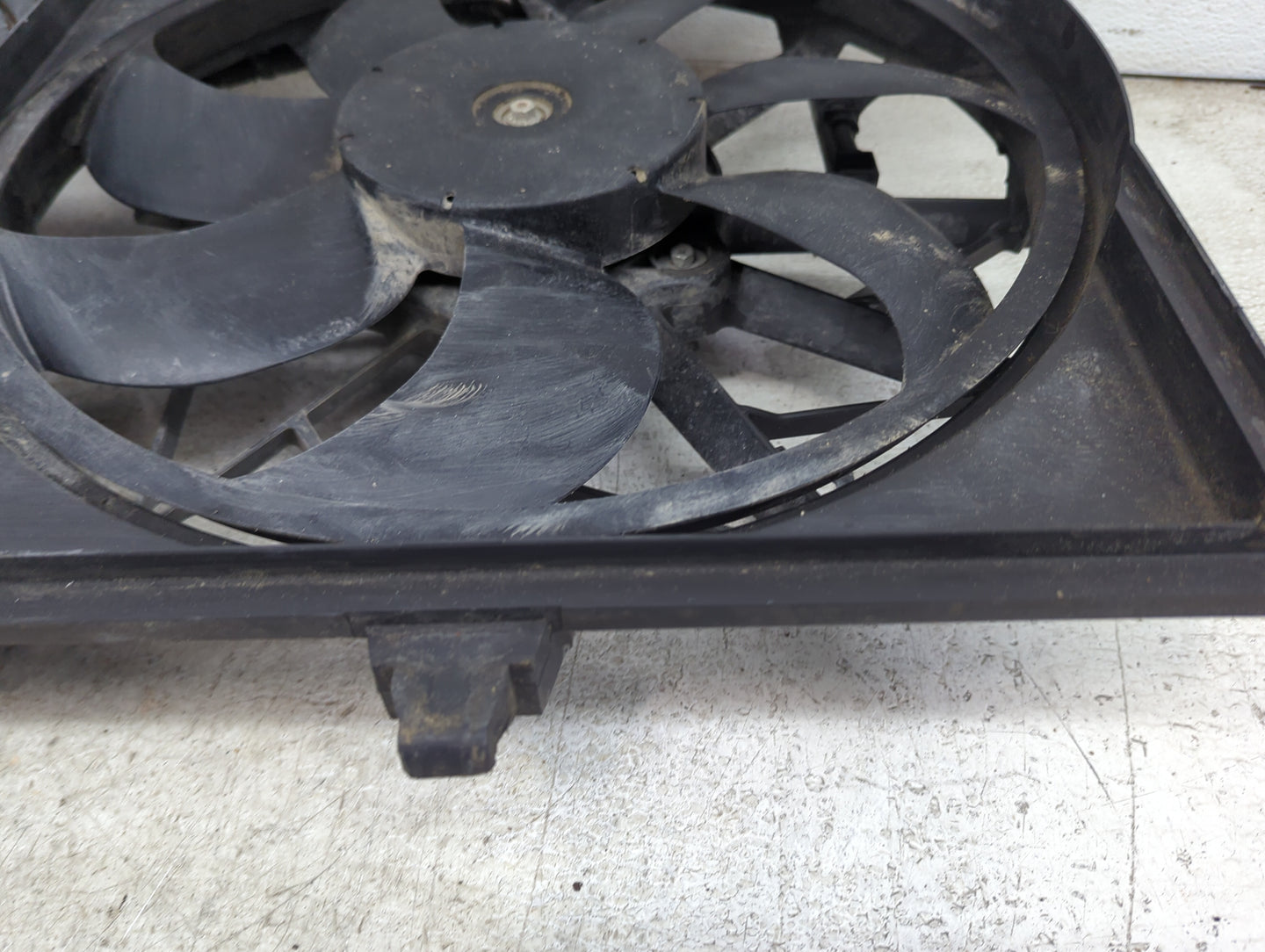 2014-2020 Nissan Rogue Electric Radiator Cooling Fan Motor Assembly Fits Fits 2014 2015 2016 2017 2018 2019 2020 OEM Used Au