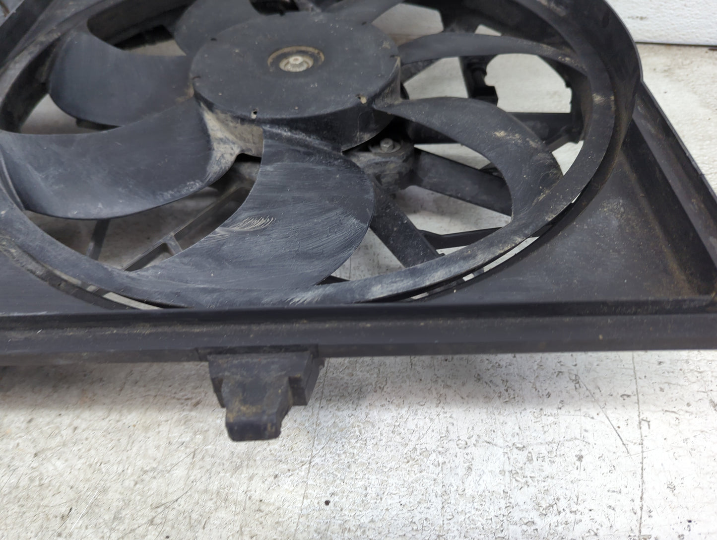 2014-2020 Nissan Rogue Electric Radiator Cooling Fan Motor Assembly Fits Fits 2014 2015 2016 2017 2018 2019 2020 OEM Used Au