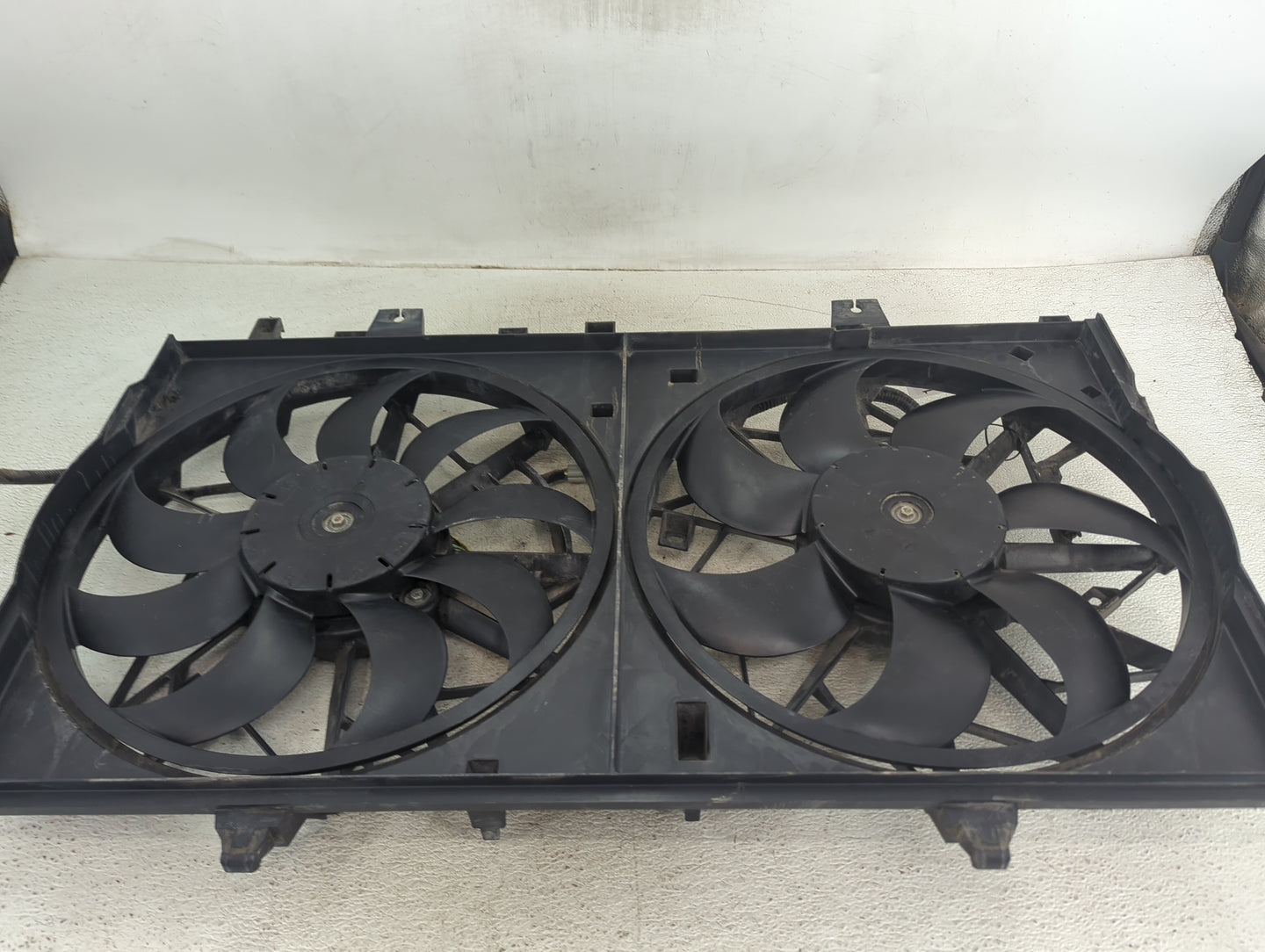 2014-2020 Nissan Rogue Electric Radiator Cooling Fan Motor Assembly Fits Fits 2014 2015 2016 2017 2018 2019 2020 OEM Used Au