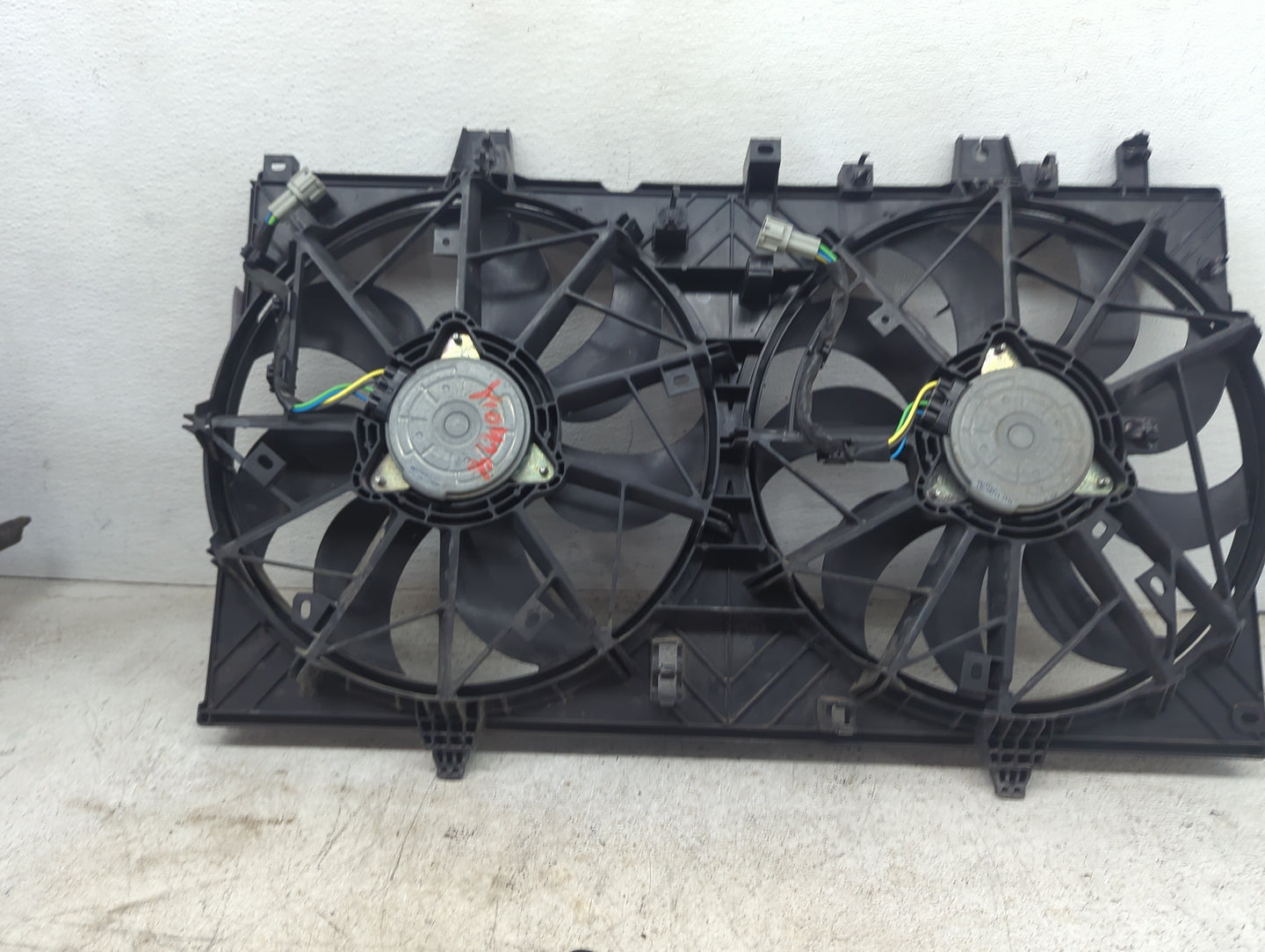 2014-2020 Nissan Rogue Electric Radiator Cooling Fan Motor Assembly P/N:4873TA010 13V-M6713 Fits OEM Used Auto Parts - Oemus