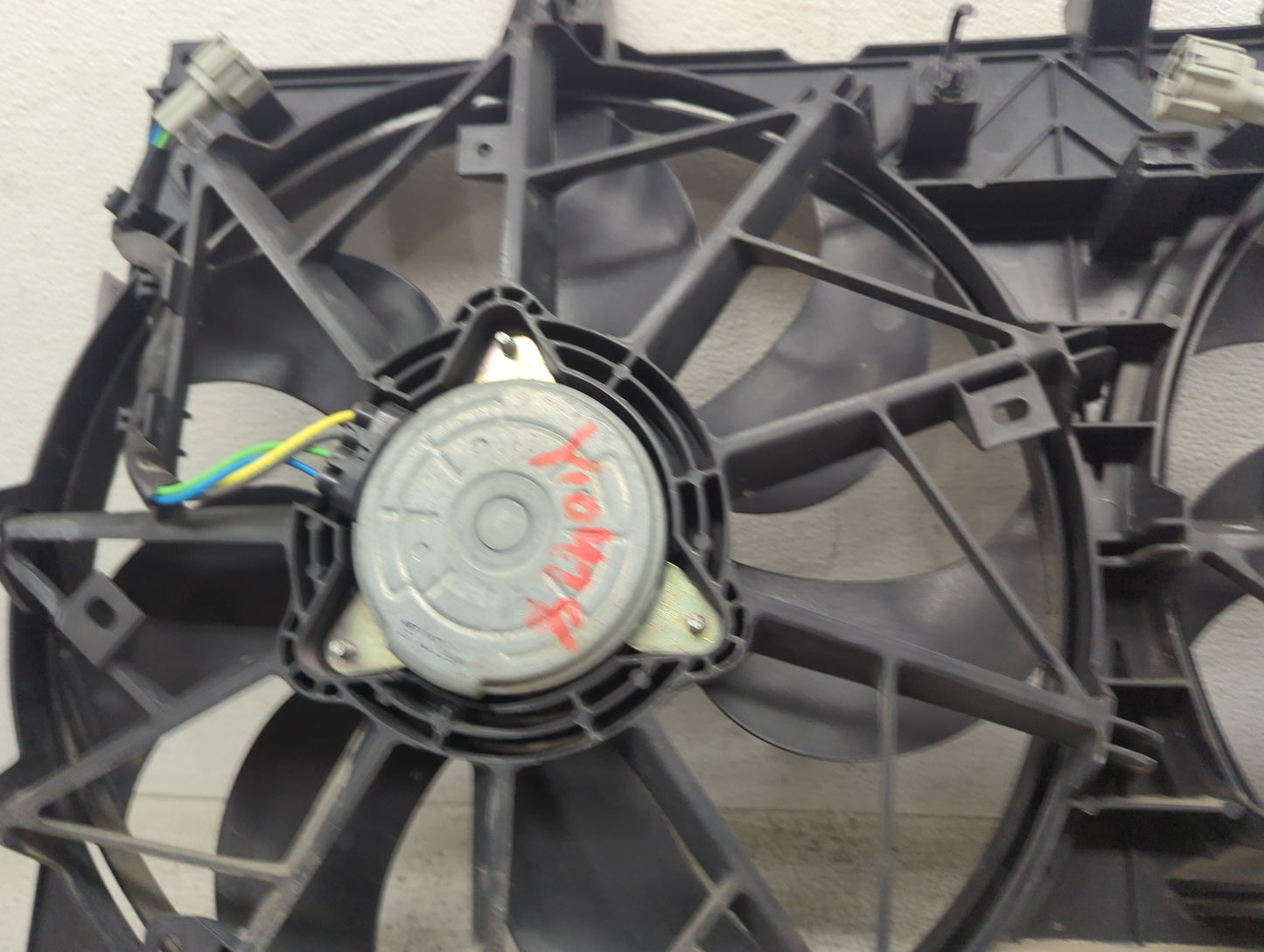 2014-2020 Nissan Rogue Electric Radiator Cooling Fan Motor Assembly P/N:4873TA010 13V-M6713 Fits OEM Used Auto Parts - Oemus