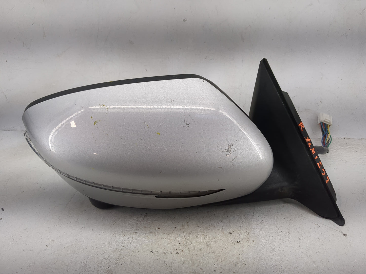 2017-2020 Nissan Rogue Passenger Side View Mirror - Right Door Mirror OEM Used - Oemusedautoparts1.com