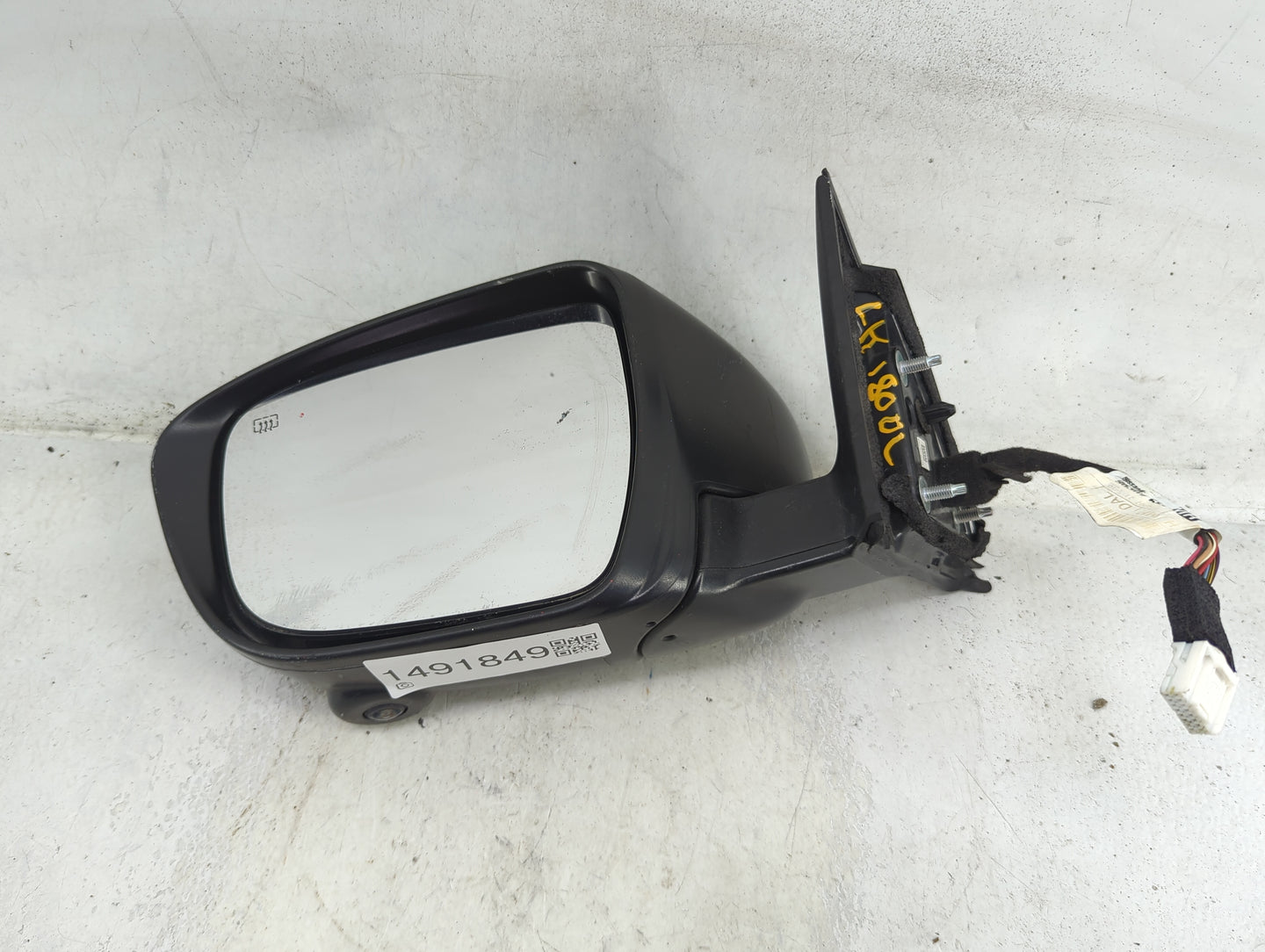 2020 Nissan Rogue Driver Side View Mirror - Left Door Mirror OEM Used - Oemusedautoparts1.com