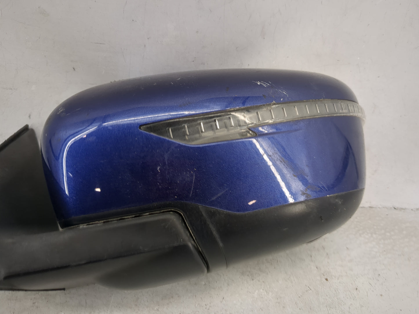 2017-2020 Nissan Rogue Driver Side View Mirror - Left Door Mirror OEM Used - Oemusedautoparts1.com