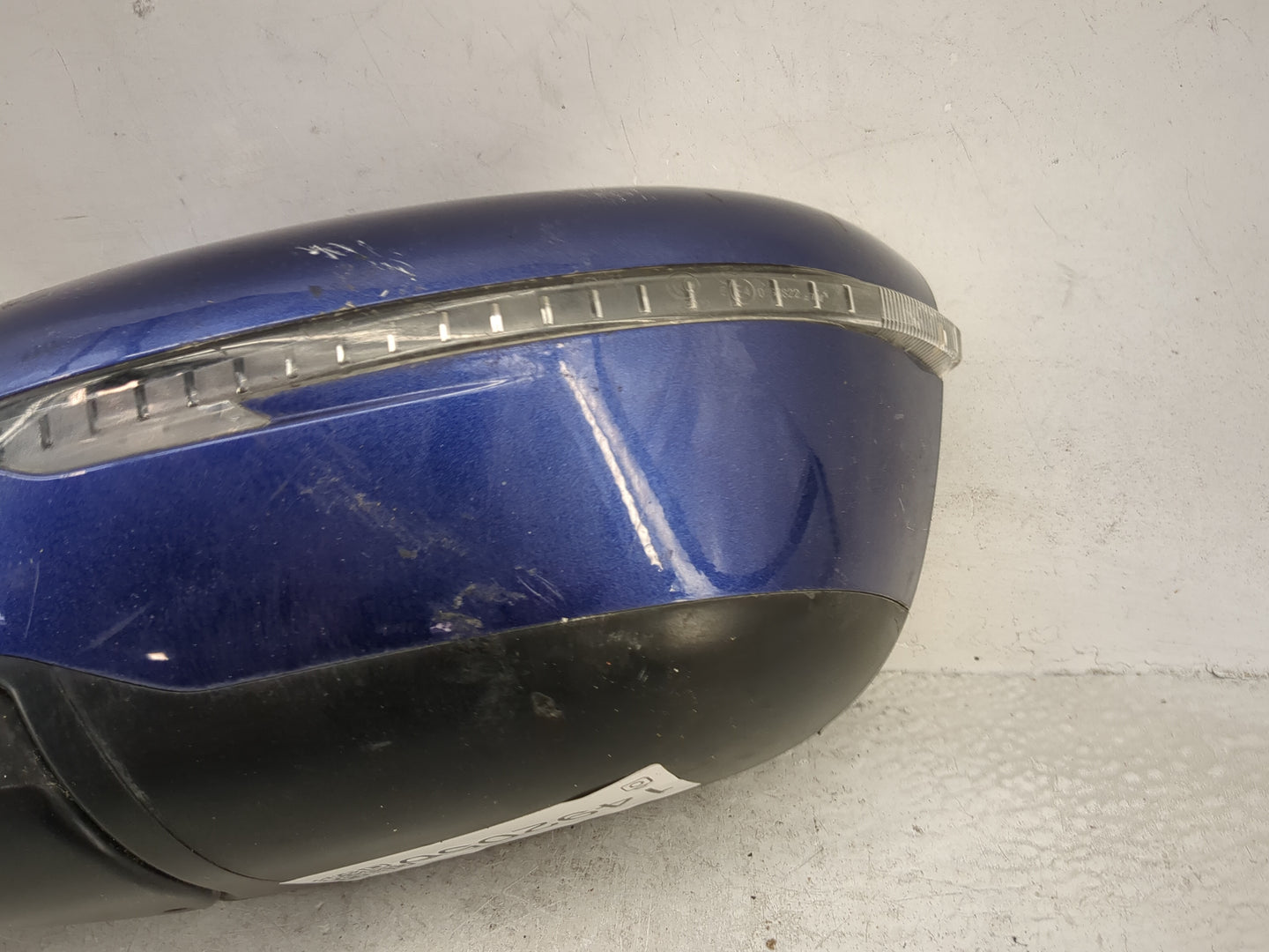 2017-2020 Nissan Rogue Driver Side View Mirror - Left Door Mirror OEM Used - Oemusedautoparts1.com