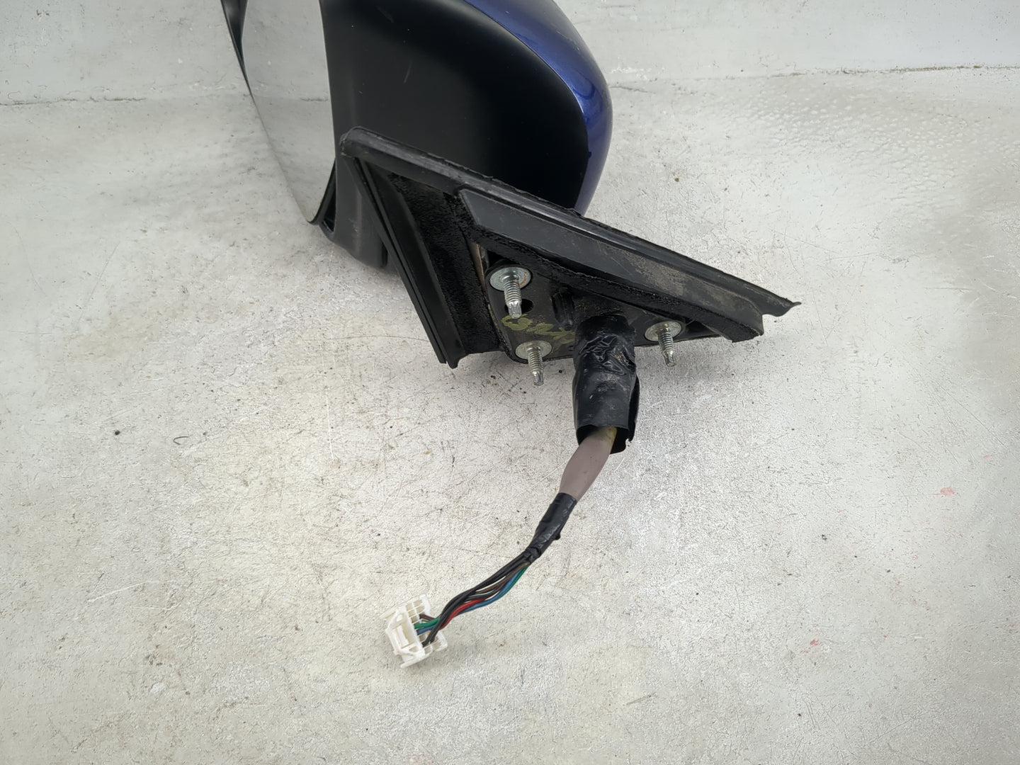 2017-2020 Nissan Rogue Driver Side View Mirror - Left Door Mirror OEM Used - Oemusedautoparts1.com
