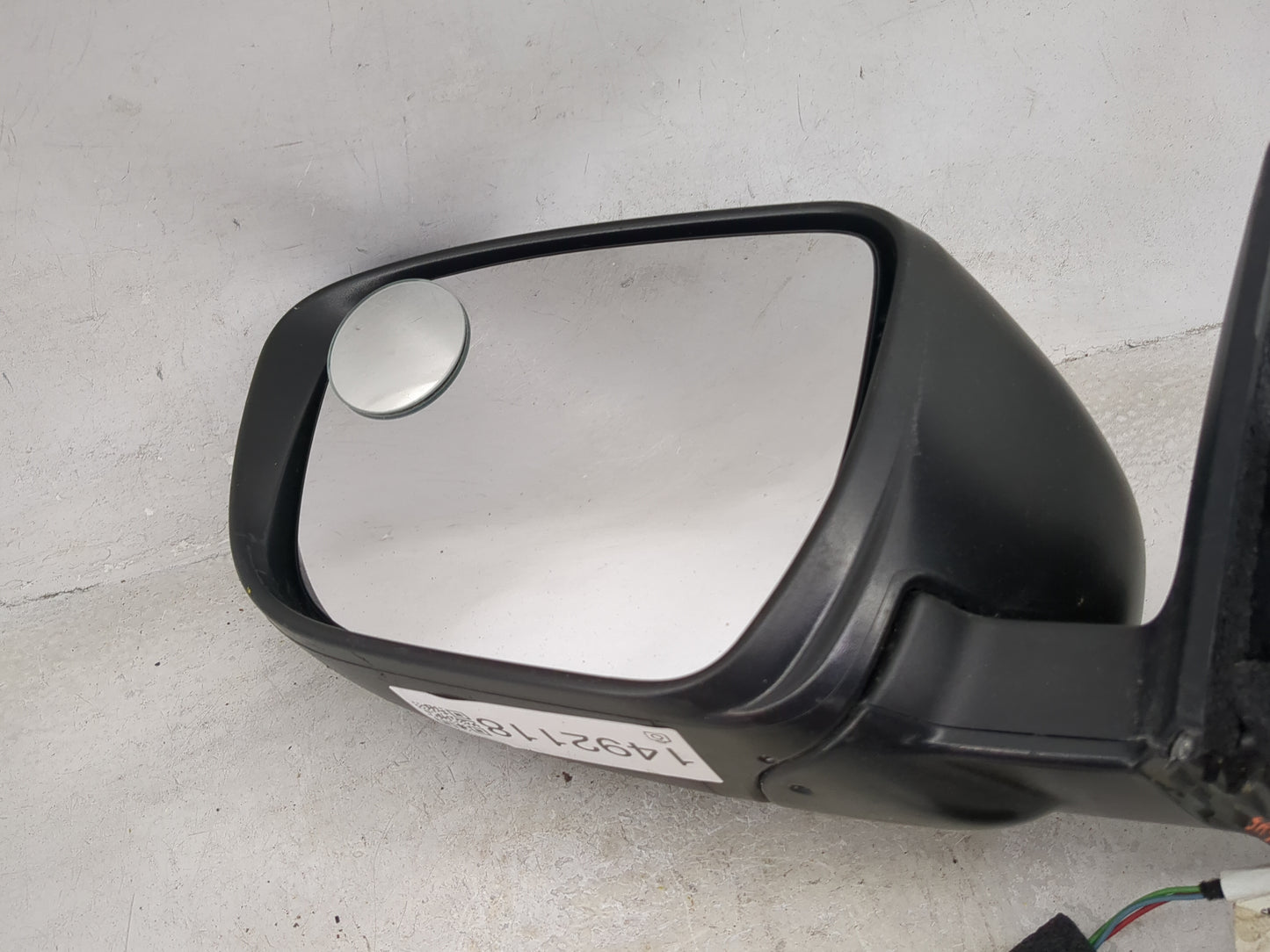 2016-2020 Nissan Rogue Driver Side View Mirror - Left Door Mirror OEM Used - Oemusedautoparts1.com
