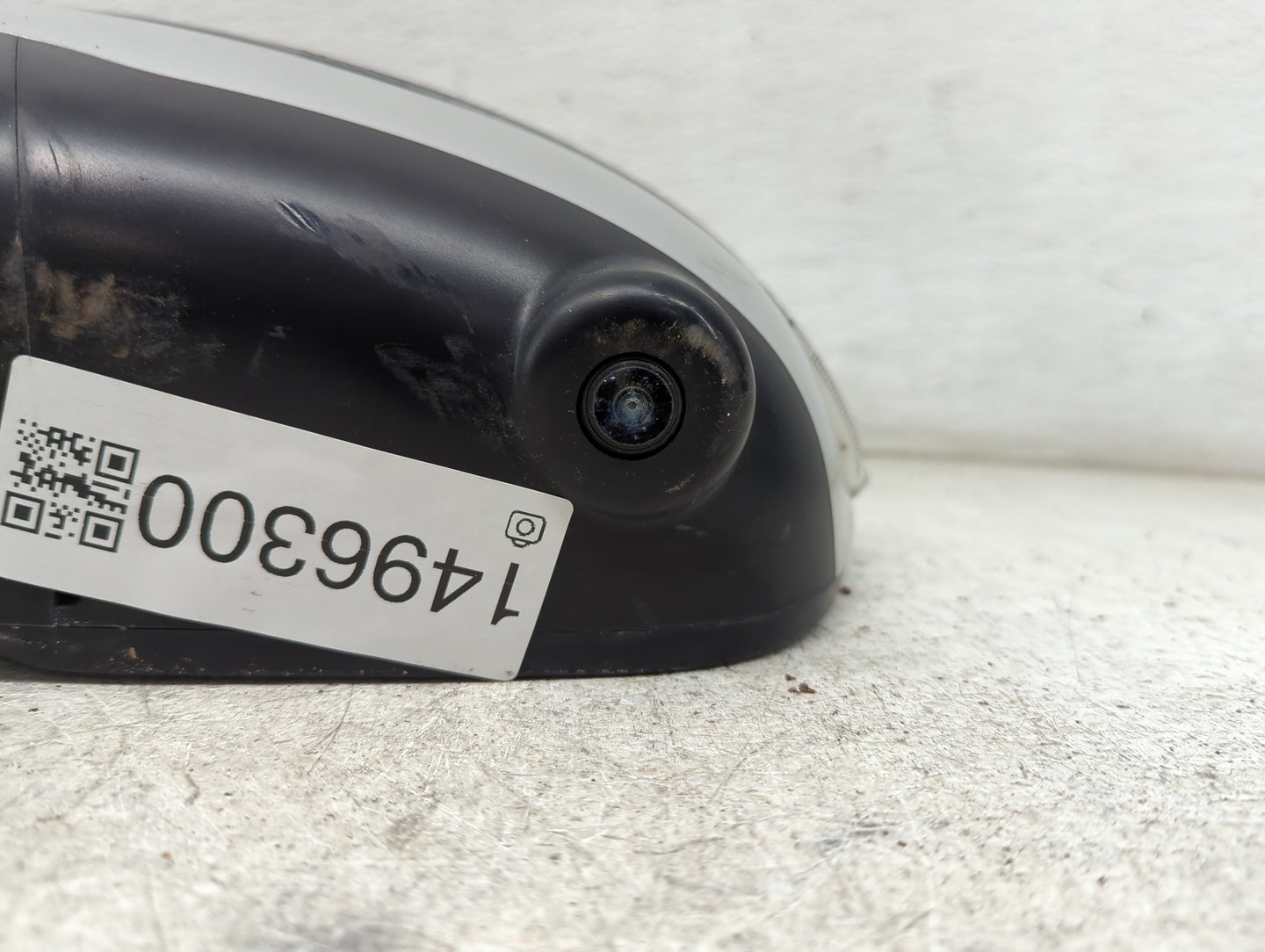 2017-2020 Nissan Rogue Driver Side View Mirror - Left Door Mirror OEM Used - Oemusedautoparts1.com