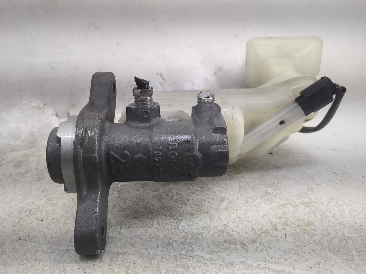 2015-2020 Nissan Rogue Brake Master Cylinder 1497029 - Oemusedautoparts1.com