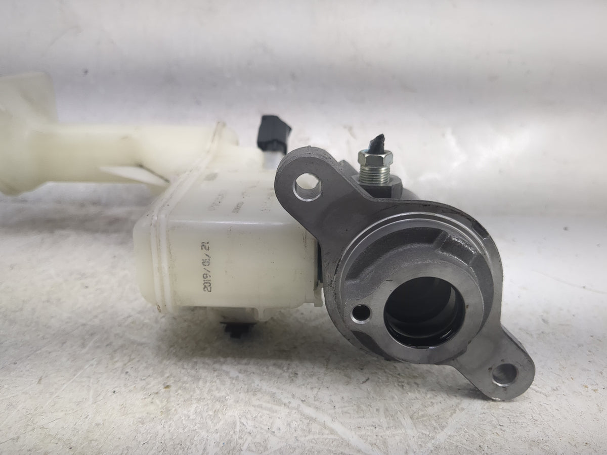 2015-2020 Nissan Rogue Brake Master Cylinder 1497029 - Oemusedautoparts1.com