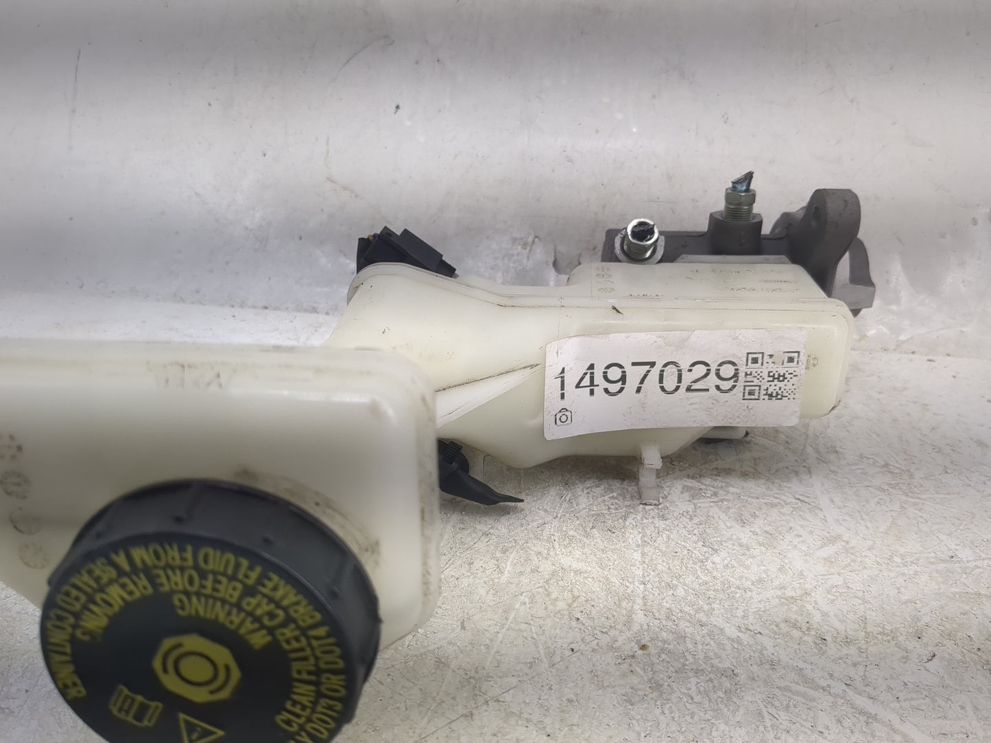 2015-2020 Nissan Rogue Brake Master Cylinder 1497029 - Oemusedautoparts1.com