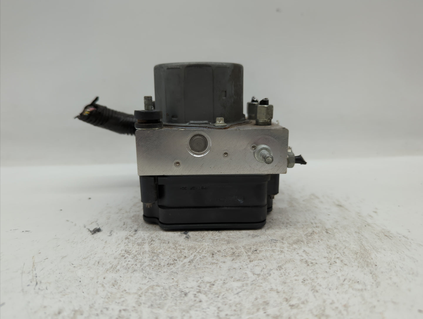 2019 Nissan Rogue ABS Pump Control Module Replacement P/N:47660 7FM6A Fits OEM Used Auto Parts - Oemusedautoparts1.com