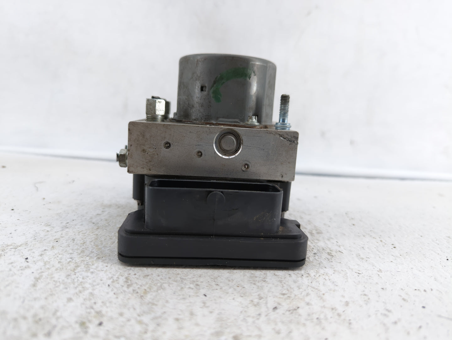 2018-2019 Nissan Rogue ABS Pump Control Module Replacement P/N:47660 9TF2A 47660 9TG2A Fits Fits 2018 2019 OEM Used Auto Par