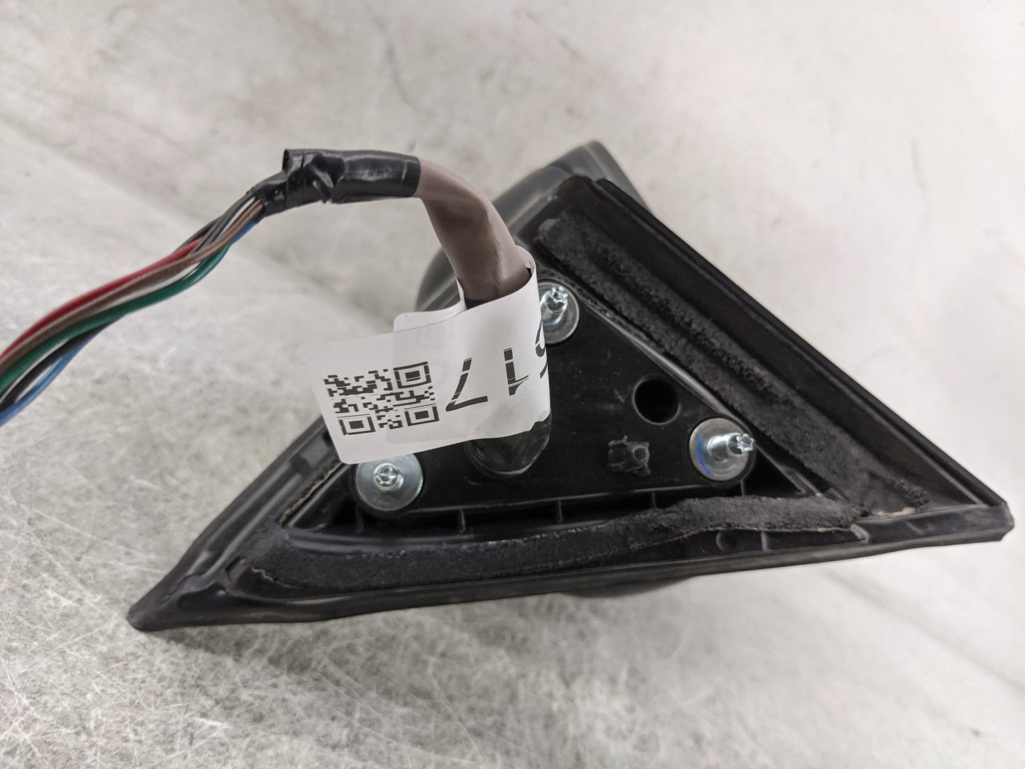 2017-2020 Nissan Rogue Driver Side View Mirror - Left Door Mirror OEM Used - Oemusedautoparts1.com