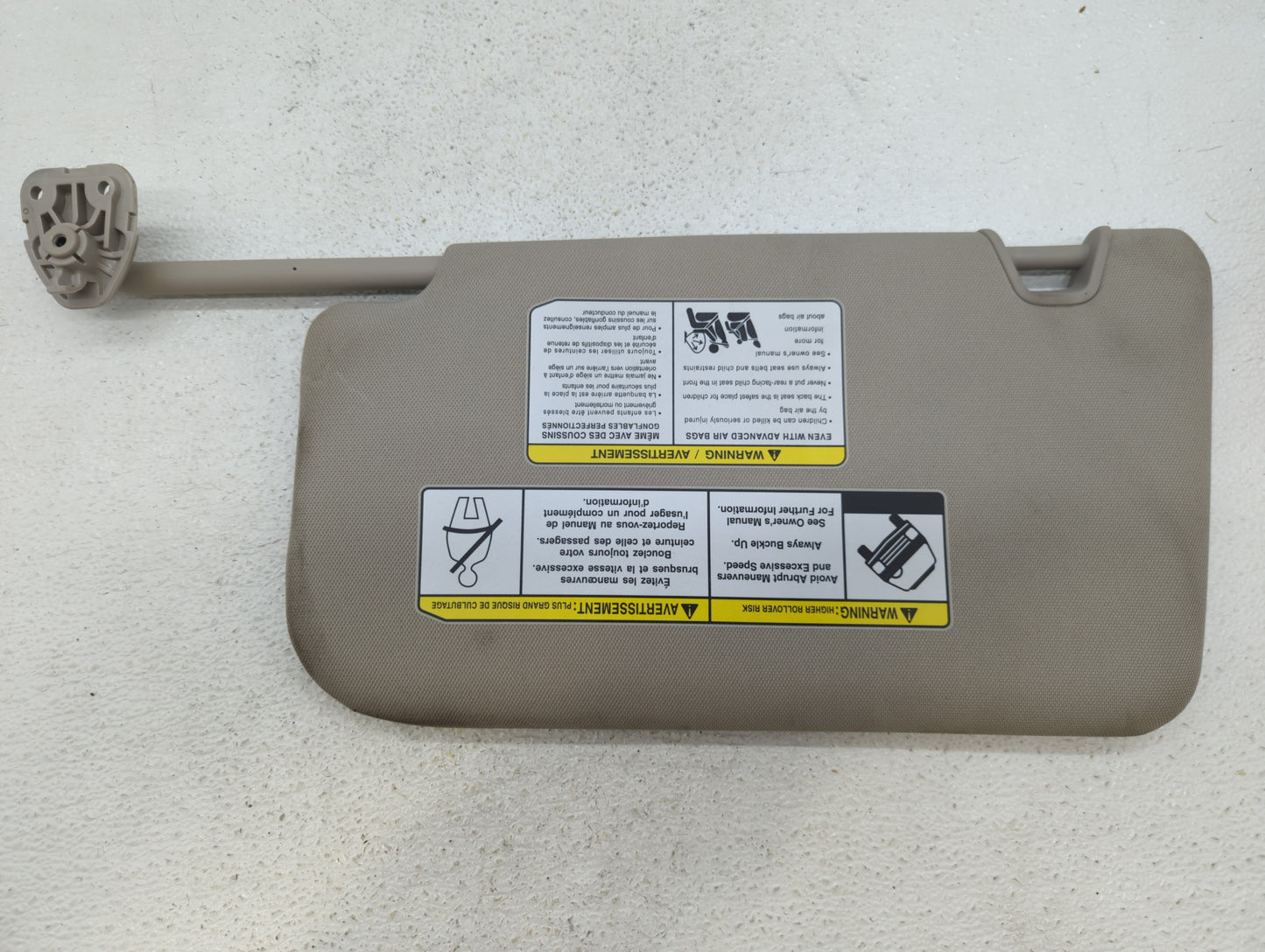 2018-2020 Nissan Rogue Sun Visor Shade Replacement Passenger Right Mirror Fits Fits 2018 2019 2020 OEM Used Auto Parts - Oem