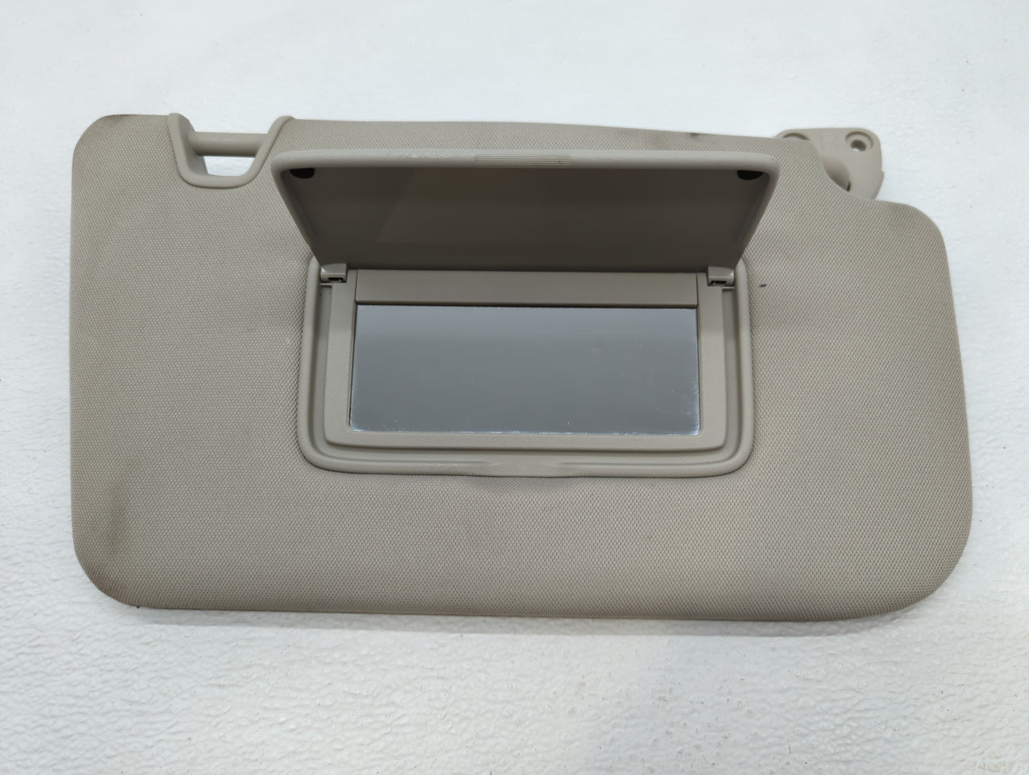 2018-2020 Nissan Rogue Sun Visor Shade Replacement Passenger Right Mirror Fits Fits 2018 2019 2020 OEM Used Auto Parts - Oem