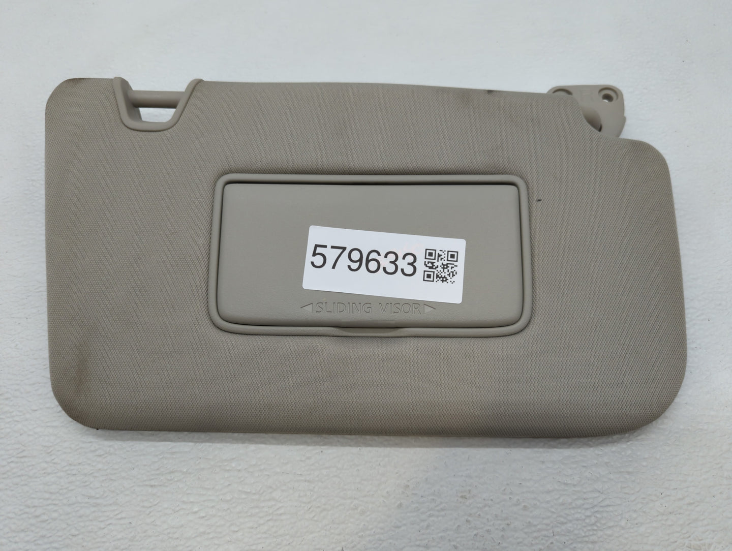 2018-2020 Nissan Rogue Sun Visor Shade Replacement Passenger Right Mirror Fits Fits 2018 2019 2020 OEM Used Auto Parts - Oem