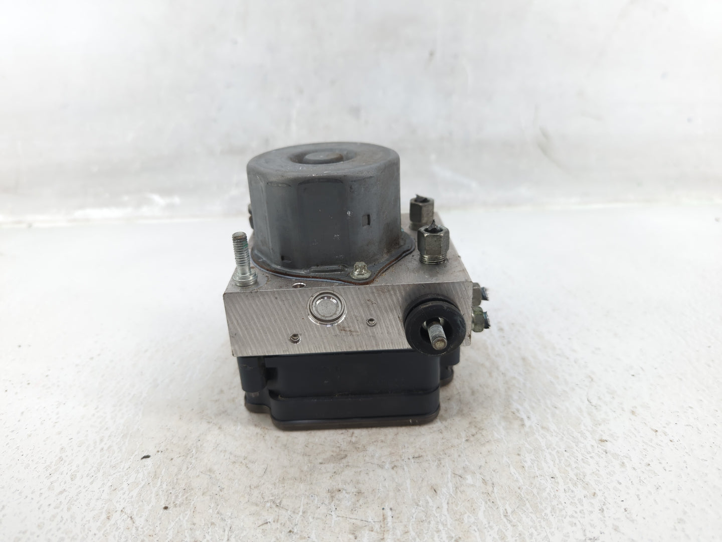 2019-2020 Nissan Rogue ABS Pump Control Module Replacement P/N:47660 5HT3A Fits Fits 2019 2020 OEM Used Auto Parts - Oemused