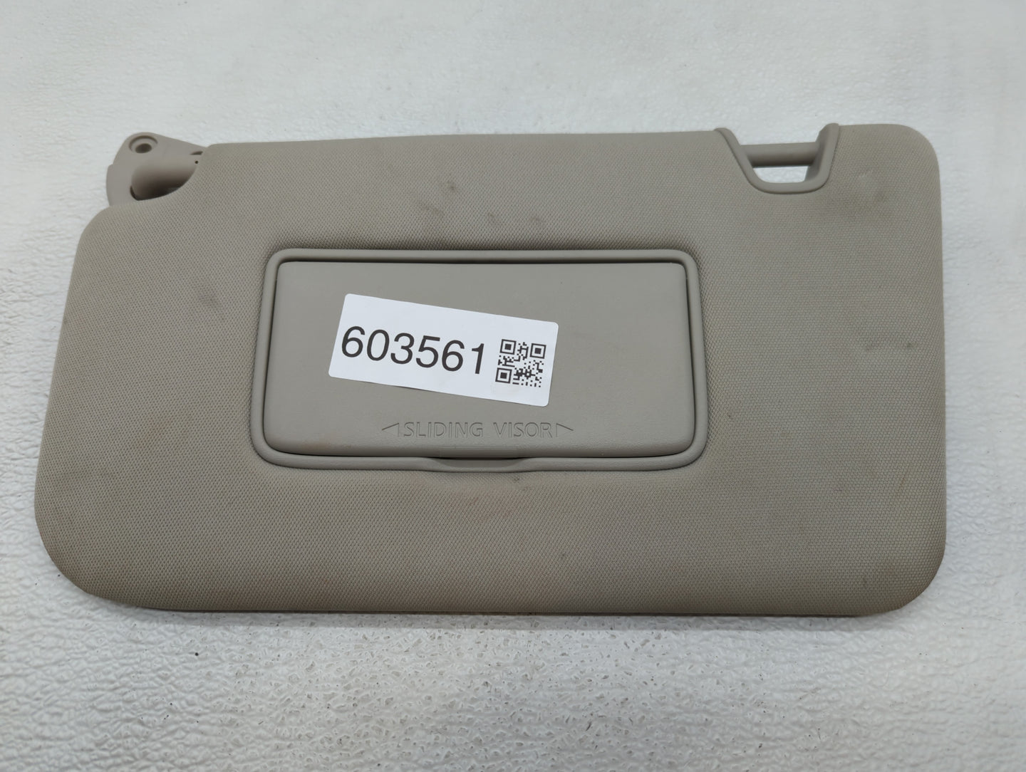 2018-2020 Nissan Rogue Sun Visor Shade Replacement Driver Left Mirror Fits Fits 2018 2019 2020 OEM Used Auto Parts - Oemused