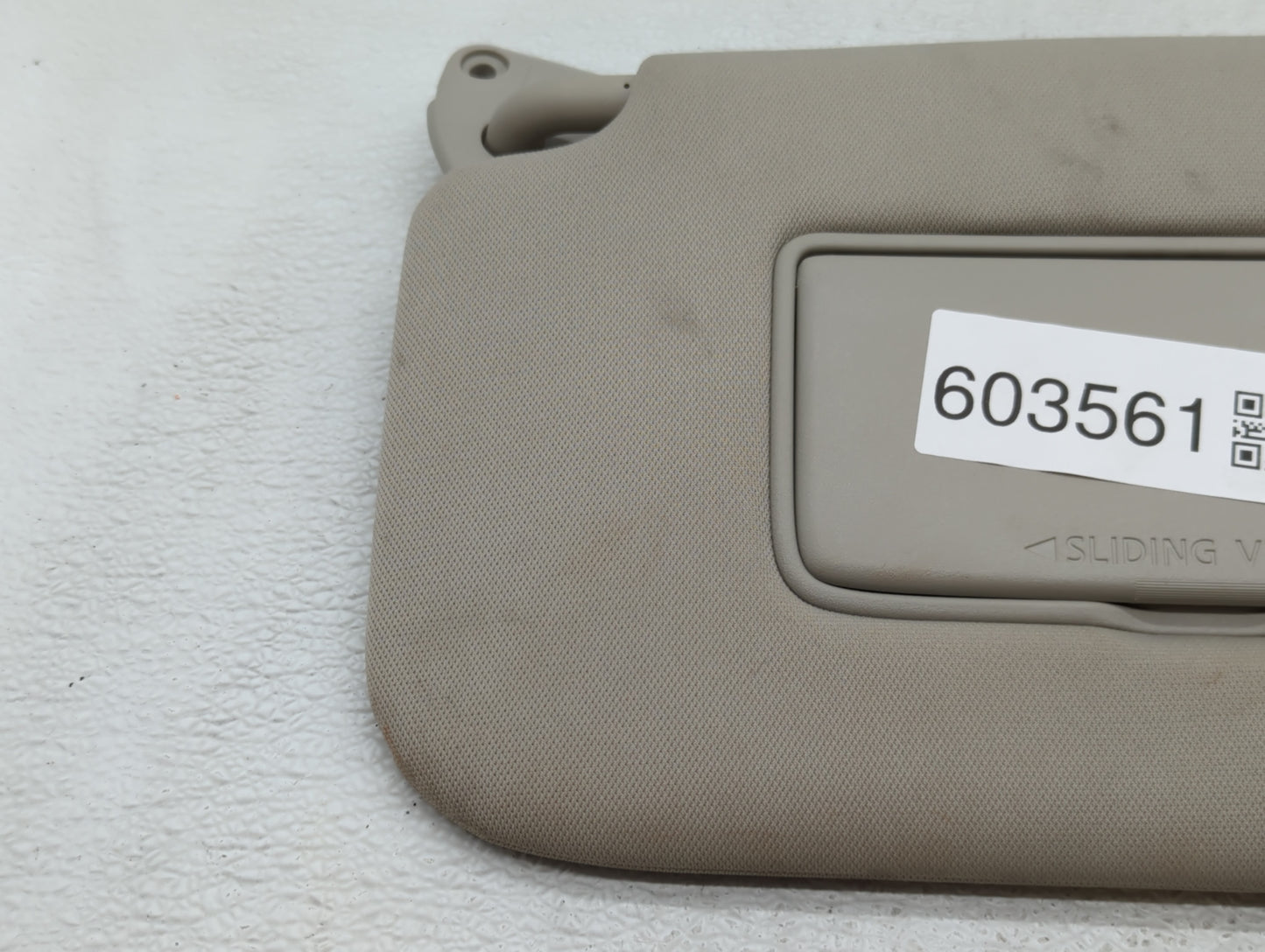 2018-2020 Nissan Rogue Sun Visor Shade Replacement Driver Left Mirror Fits Fits 2018 2019 2020 OEM Used Auto Parts - Oemused