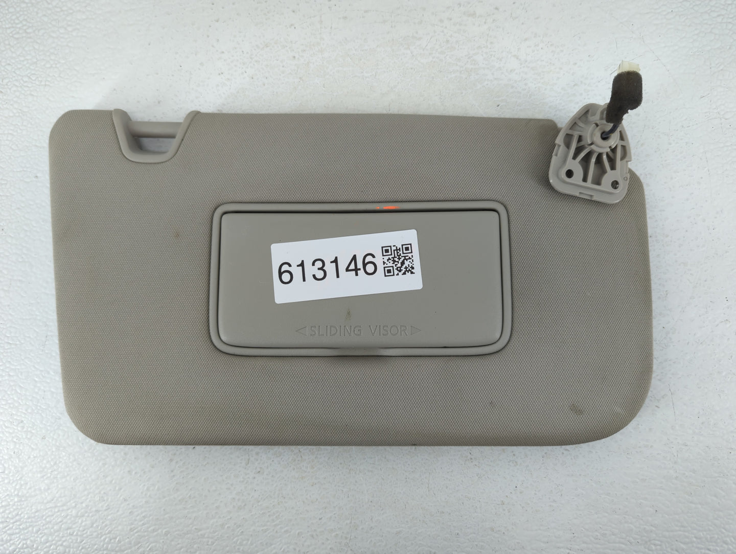 2018-2020 Nissan Rogue Sun Visor Shade Replacement Passenger Right Mirror Fits Fits 2018 2019 2020 OEM Used Auto Parts - Oem