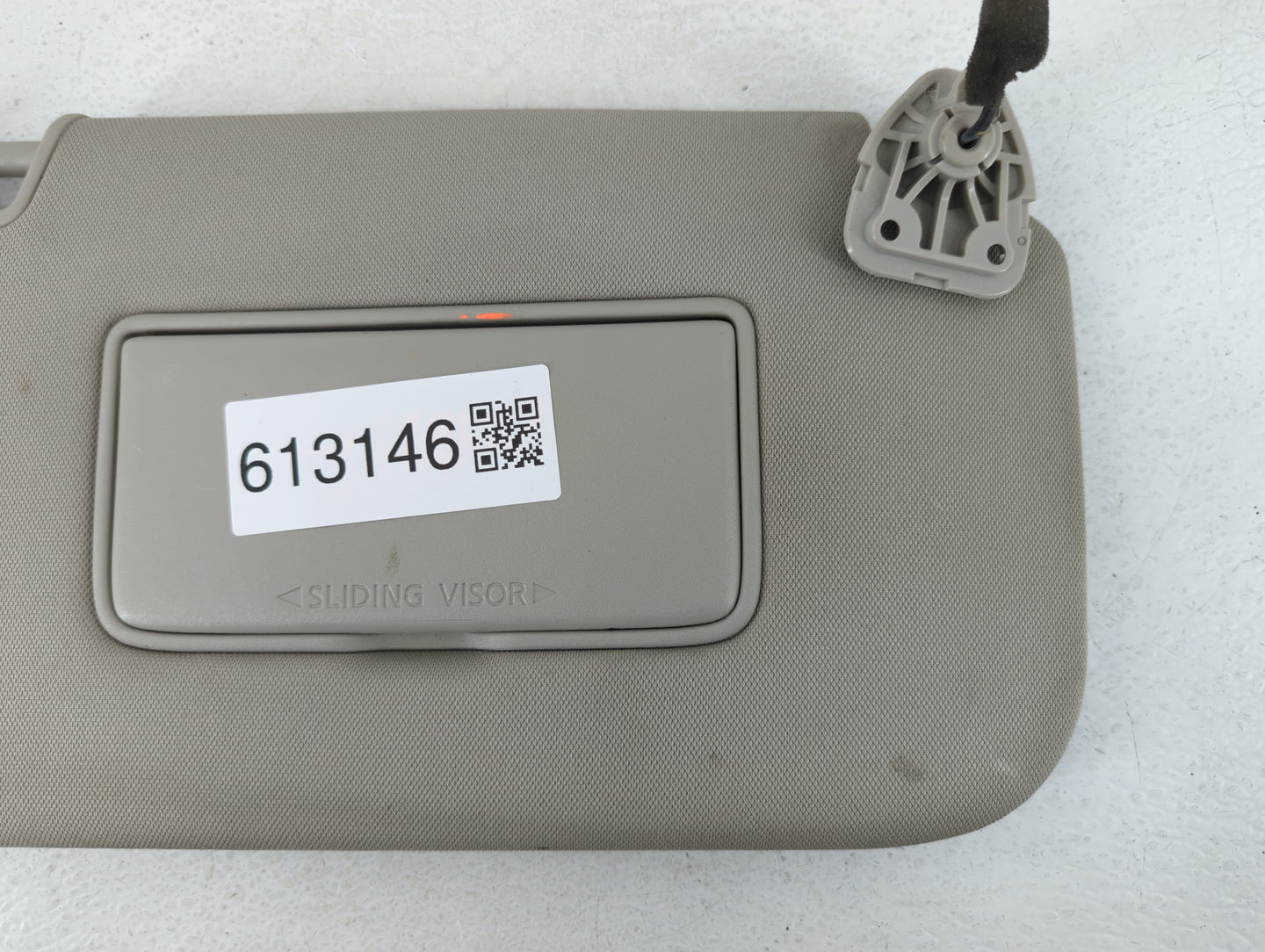 2018-2020 Nissan Rogue Sun Visor Shade Replacement Passenger Right Mirror Fits Fits 2018 2019 2020 OEM Used Auto Parts - Oem