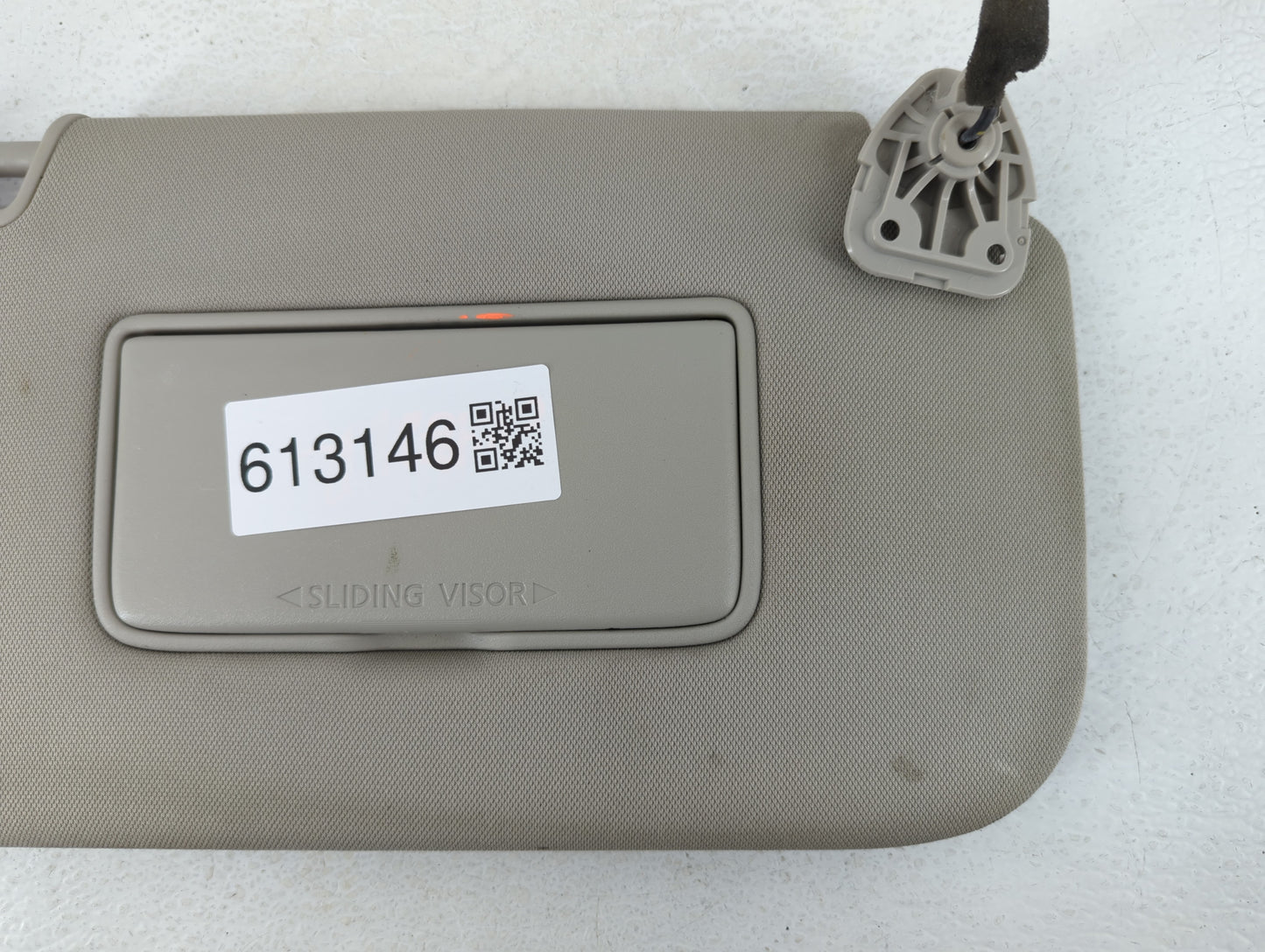 2018-2020 Nissan Rogue Sun Visor Shade Replacement Passenger Right Mirror Fits Fits 2018 2019 2020 OEM Used Auto Parts - Oem