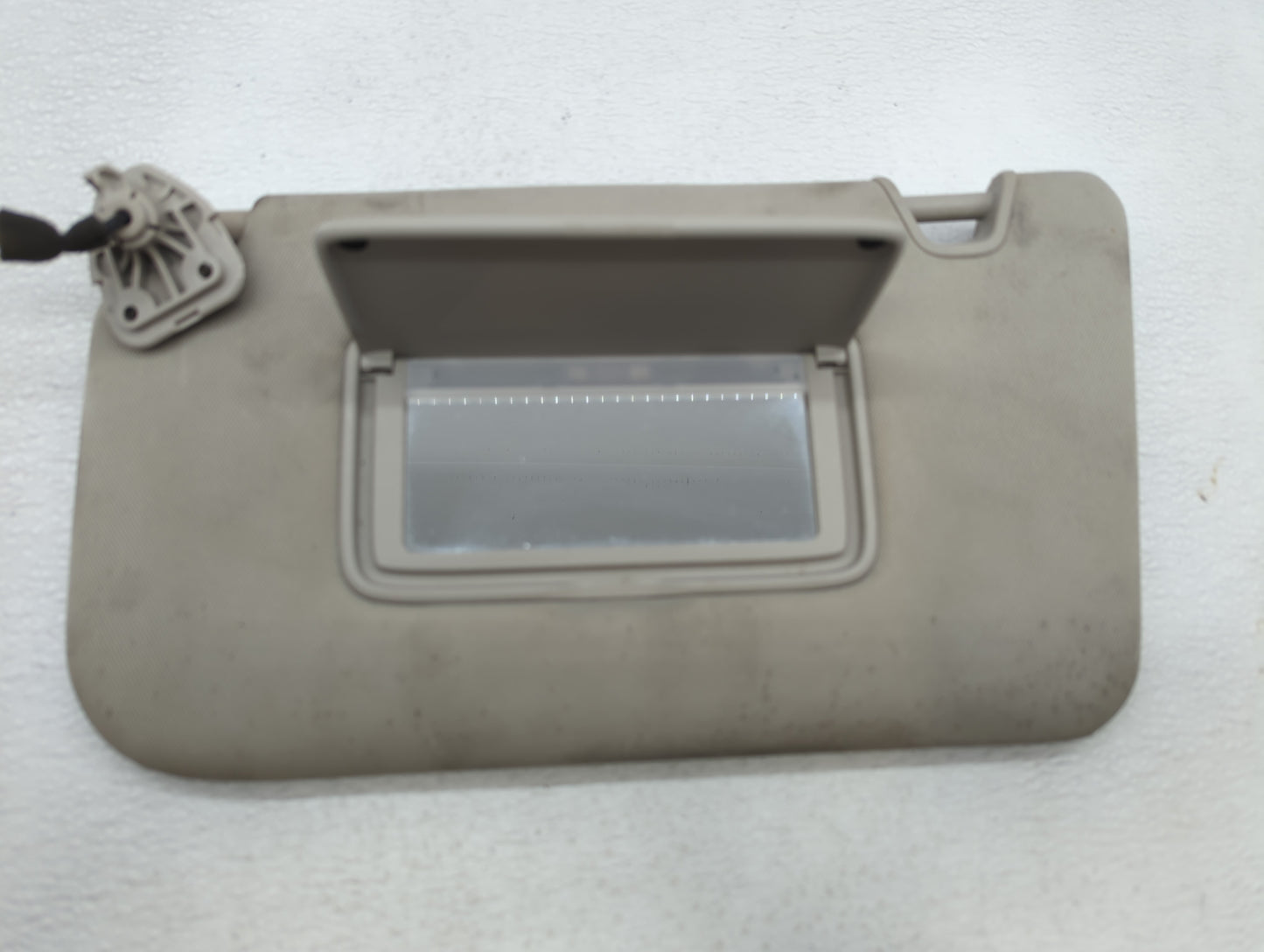 2018-2020 Nissan Rogue Sun Visor Shade Replacement Driver Left Mirror Fits Fits 2018 2019 2020 OEM Used Auto Parts - Oemused