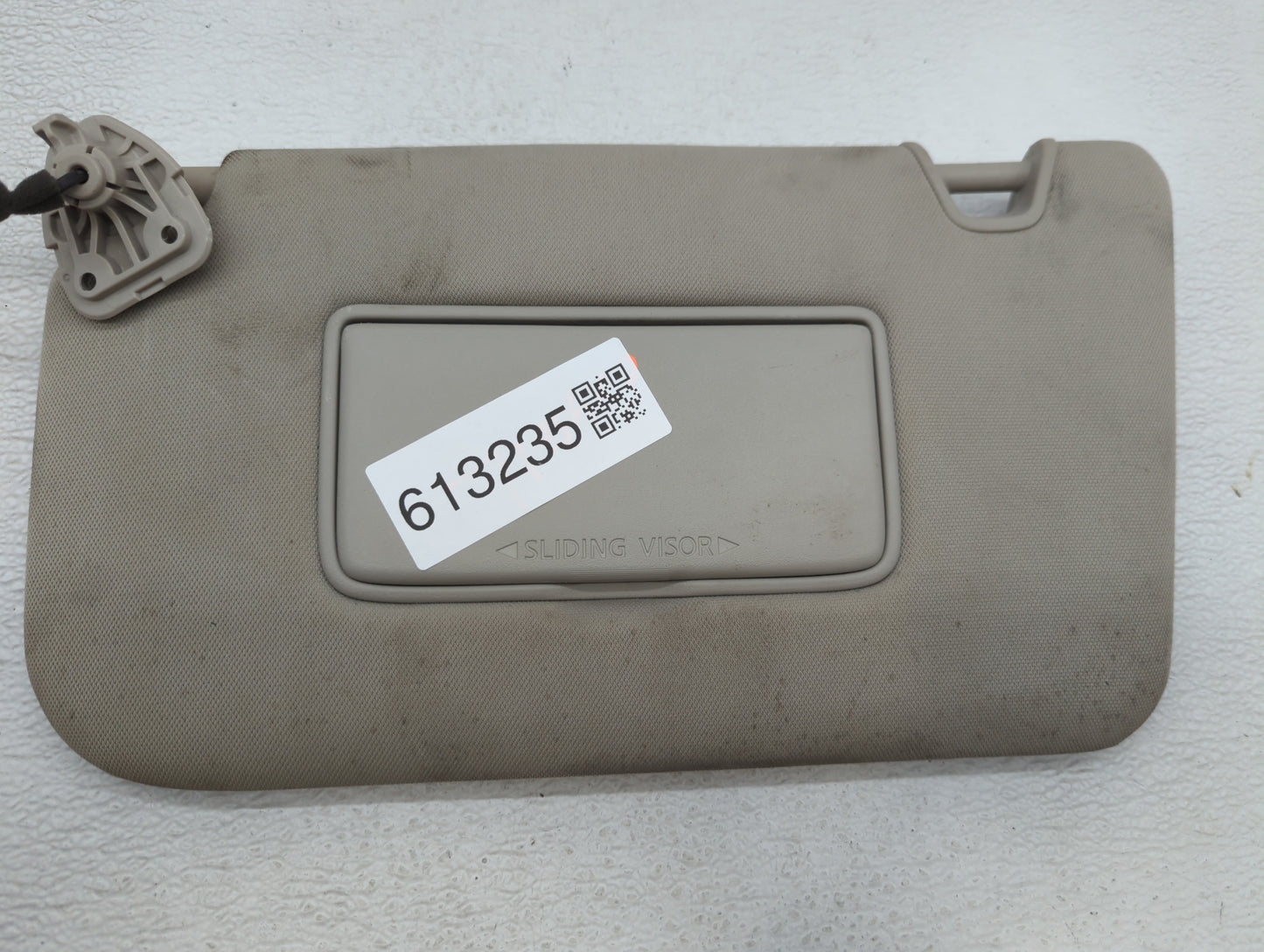 2018-2020 Nissan Rogue Sun Visor Shade Replacement Driver Left Mirror Fits Fits 2018 2019 2020 OEM Used Auto Parts - Oemused