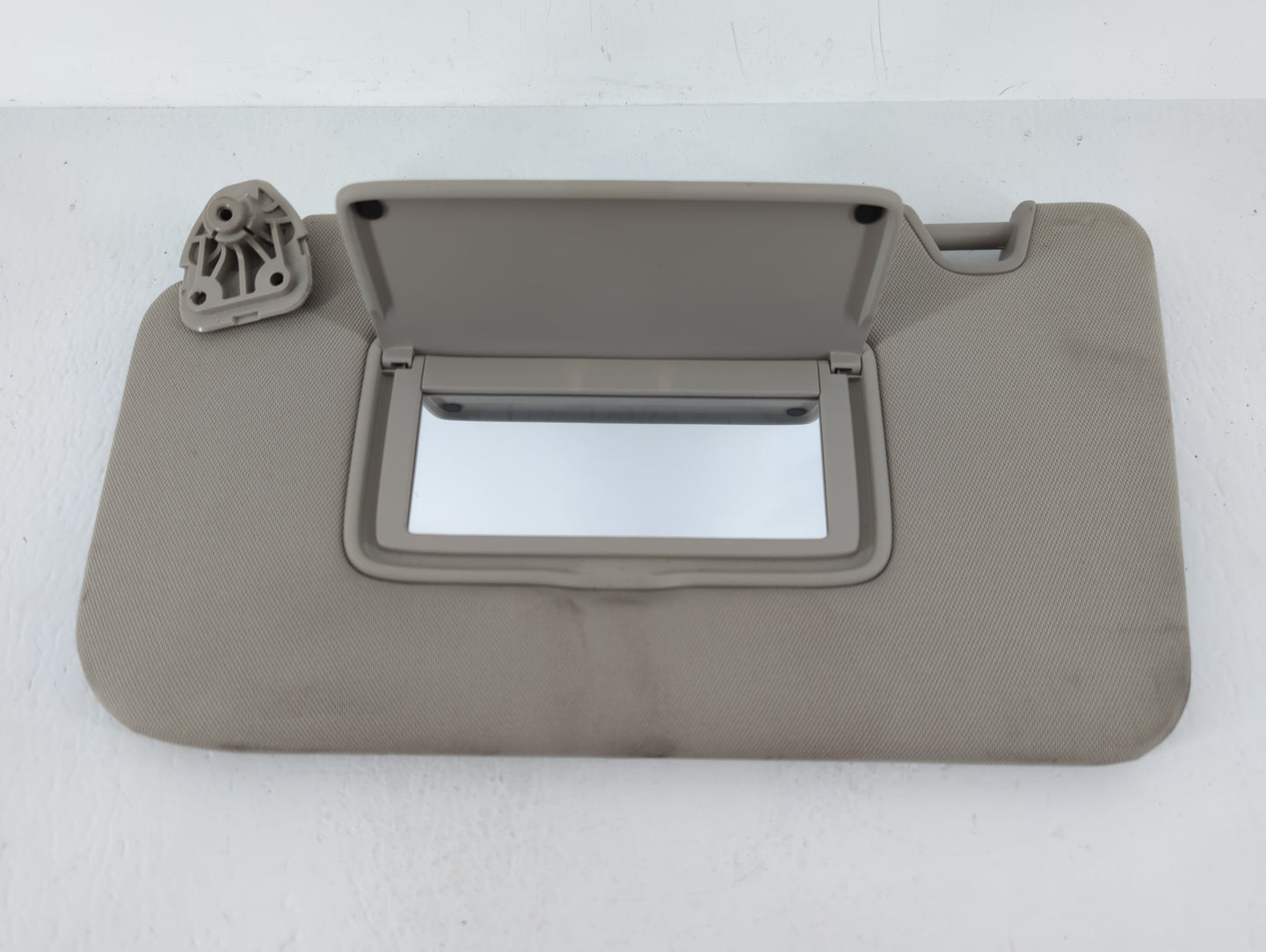 2018-2020 Nissan Rogue Sun Visor Shade Replacement Driver Left Mirror Fits Fits 2018 2019 2020 OEM Used Auto Parts - Oemused